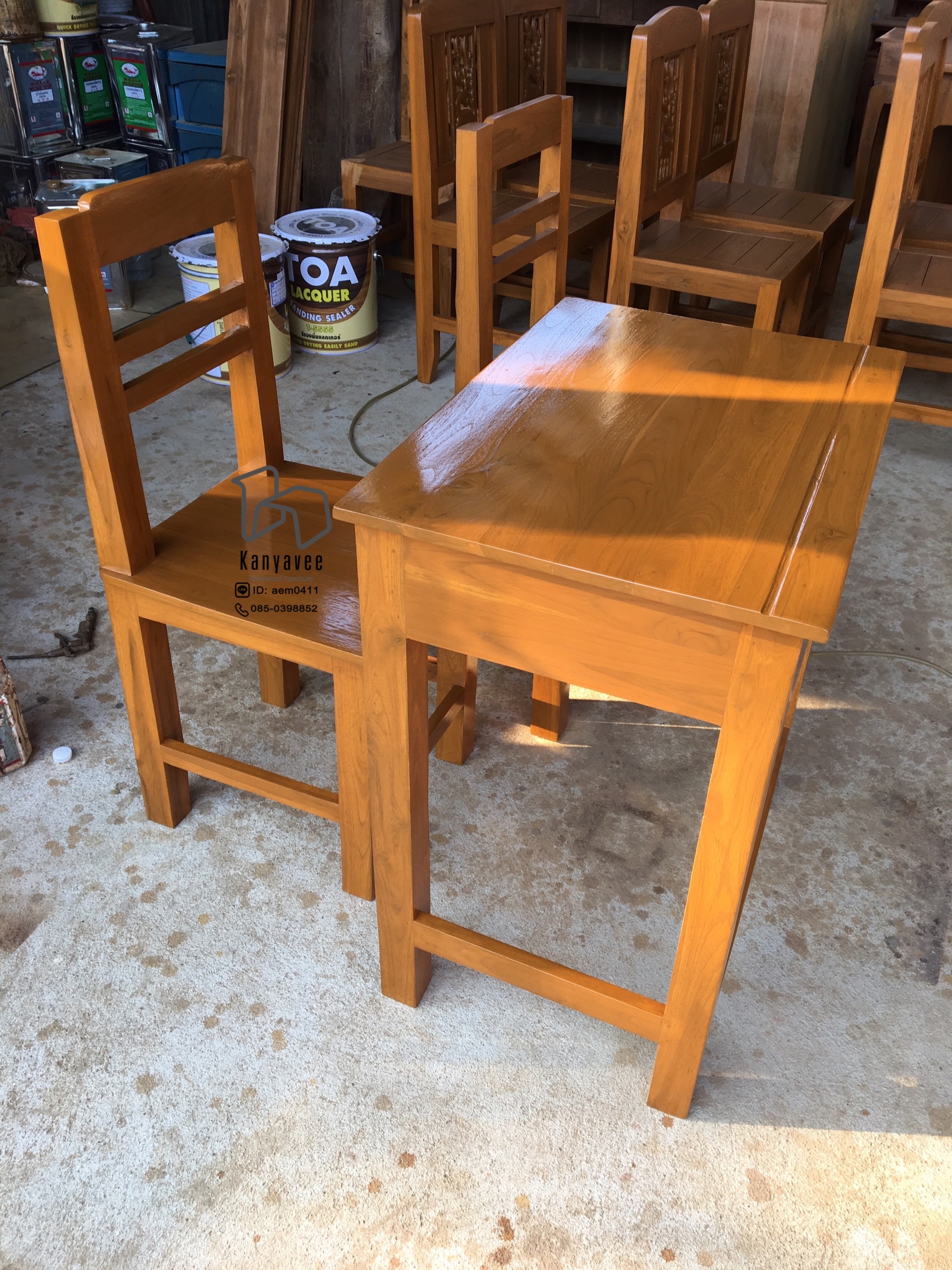 โต๊ะเขียนหนังสือเด็กไม้สัก