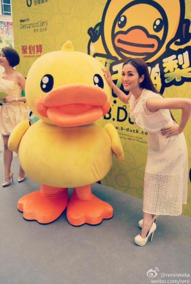 ชุดเดรสยาวผ้าถักโครเชต์แขนกุดสีขาว ส่งฟรี ems