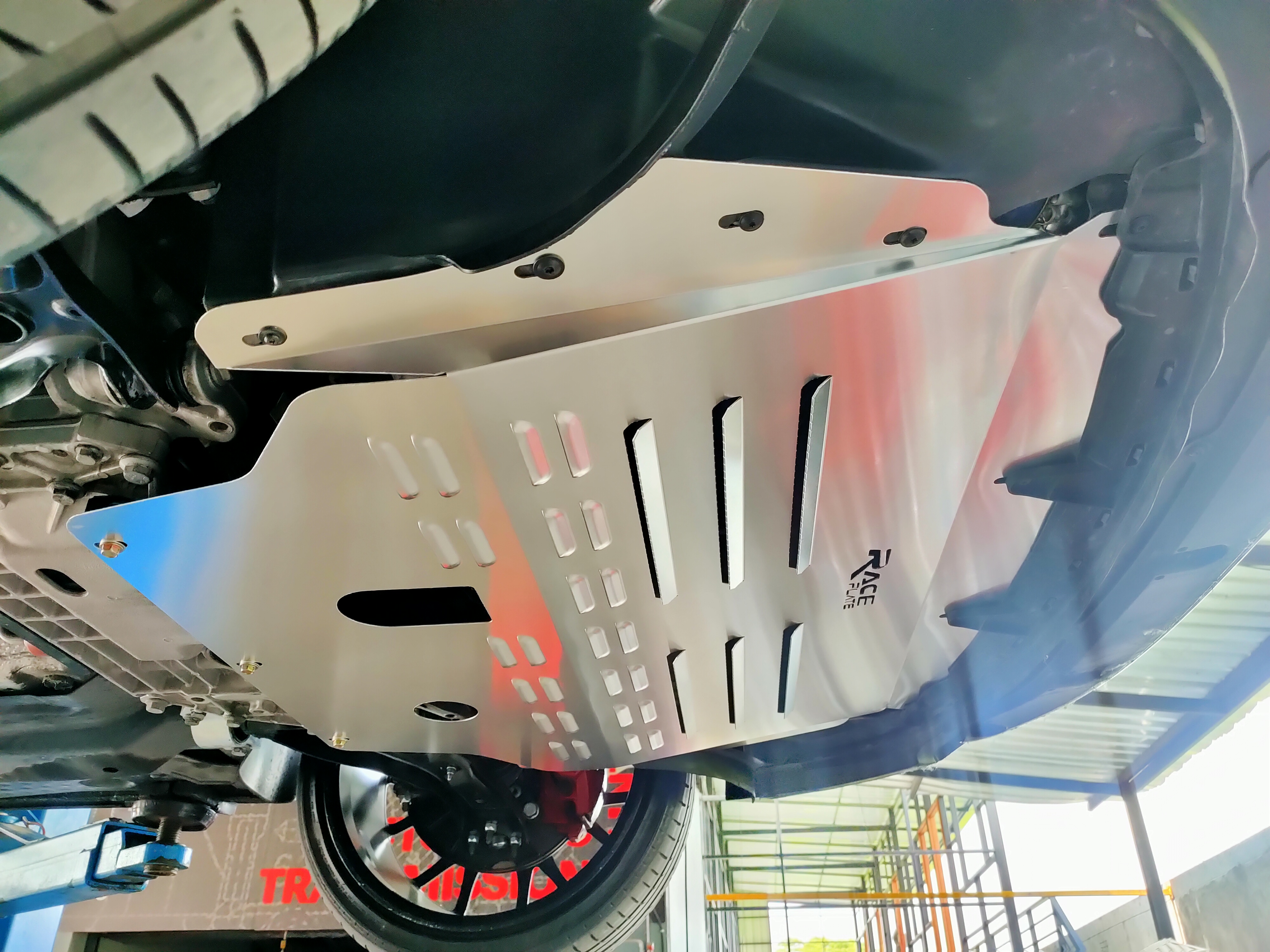 แผ่นปิดใต้ห้องเครื่องอลูมิเนียม Volkswagen Golf MK6 Raceplate_Undertray