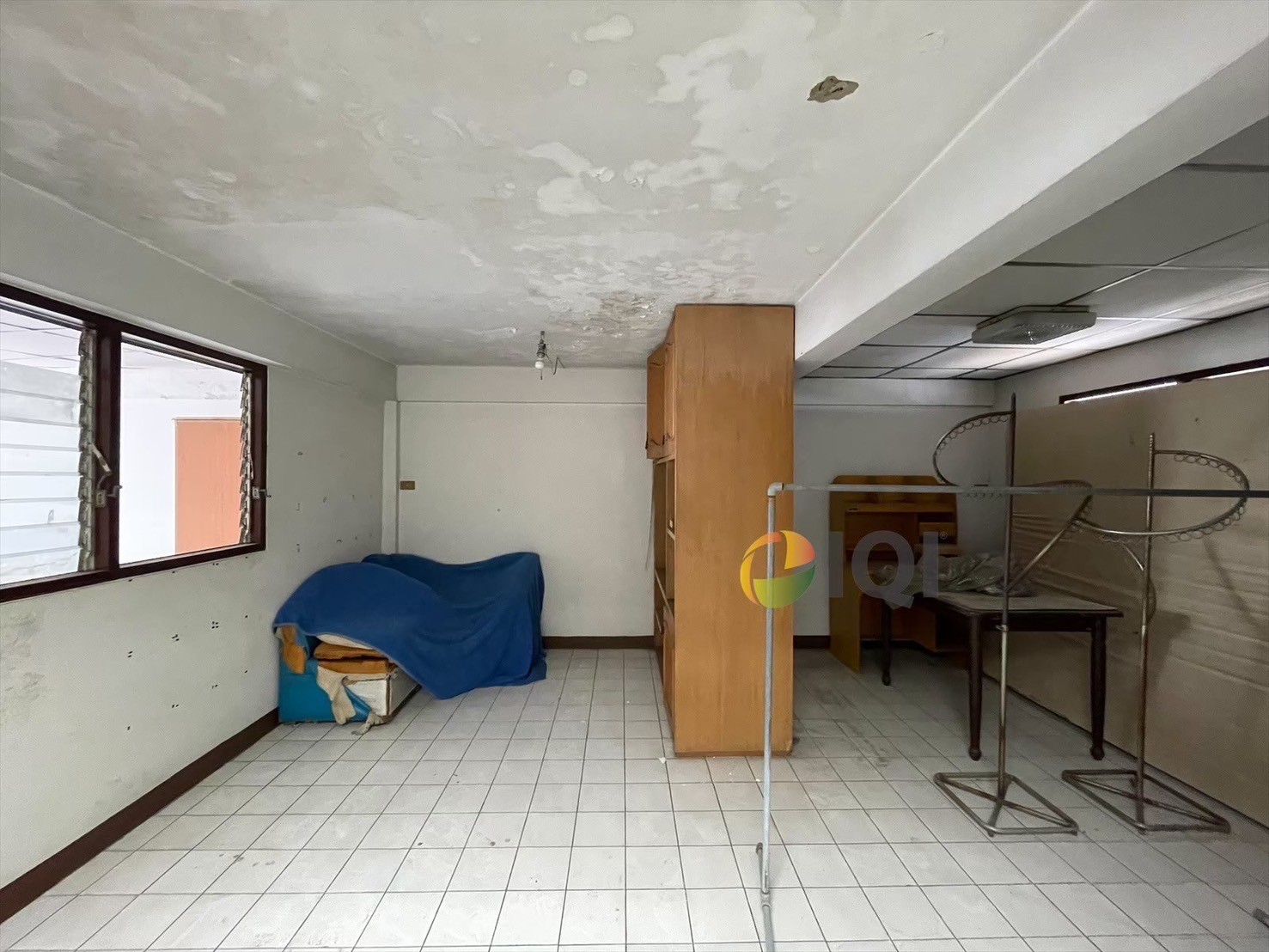 ทาวน์เฮาส์ 3 ชั้น ซอยบรมราชชนนี 11 หลังห้างเซ็นทรัลปิ่นเกล้า สภาพดี พร้อมอยู่