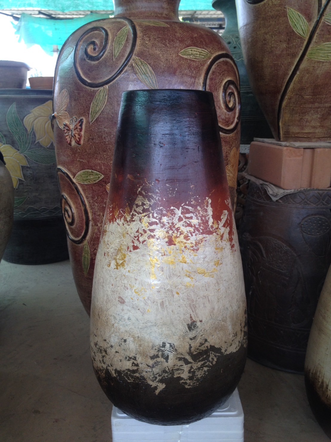 แจกันสนามทรงสูง