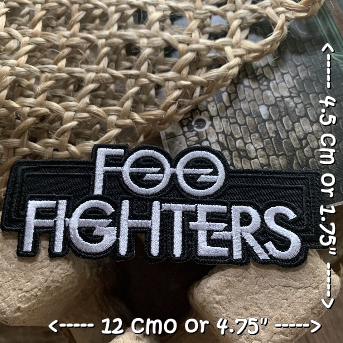 Foo Fighters วงดนตรี ร็อค เฮฟวี่เมทัล พังค์ ตัวรีดแบบปัก อาร์มปัก ตัวรีดติดเสื้อ ตัวรีด ติดกระเป๋า ติดหมวก ติดแจ๊คเก็ต Rock Iron on Embroidered Patch