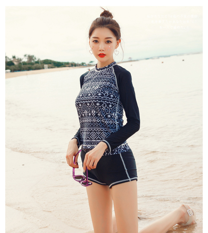 ชุดว่ายน้ำแขนยาว ชุดว่ายน้ำ 3 ชิ้น เสื้อ,บรา และกางเกงขาสั้น ส่งฟรี ems