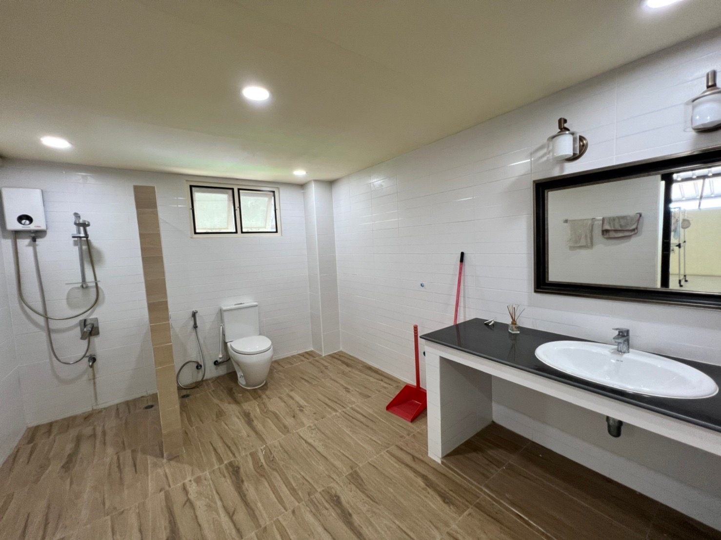 ขายโรงงาน และ อาคารพาณิชย์สูง 4 ชั้น จังหวัดสมุทรสาคร