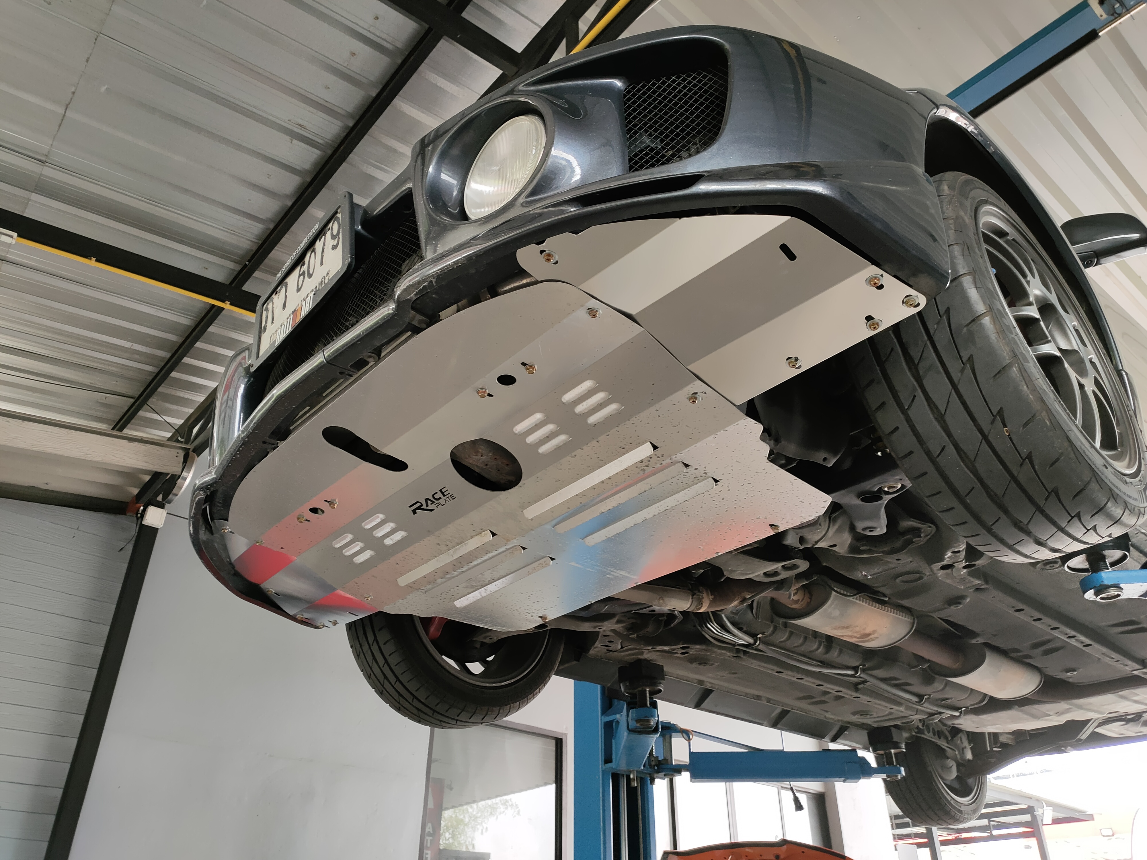 แผ่นปิดใต้ห้องเครื่องอลูมิเนียม Mitsubishi Lancer Evolution 456 Raceplate_Undertray