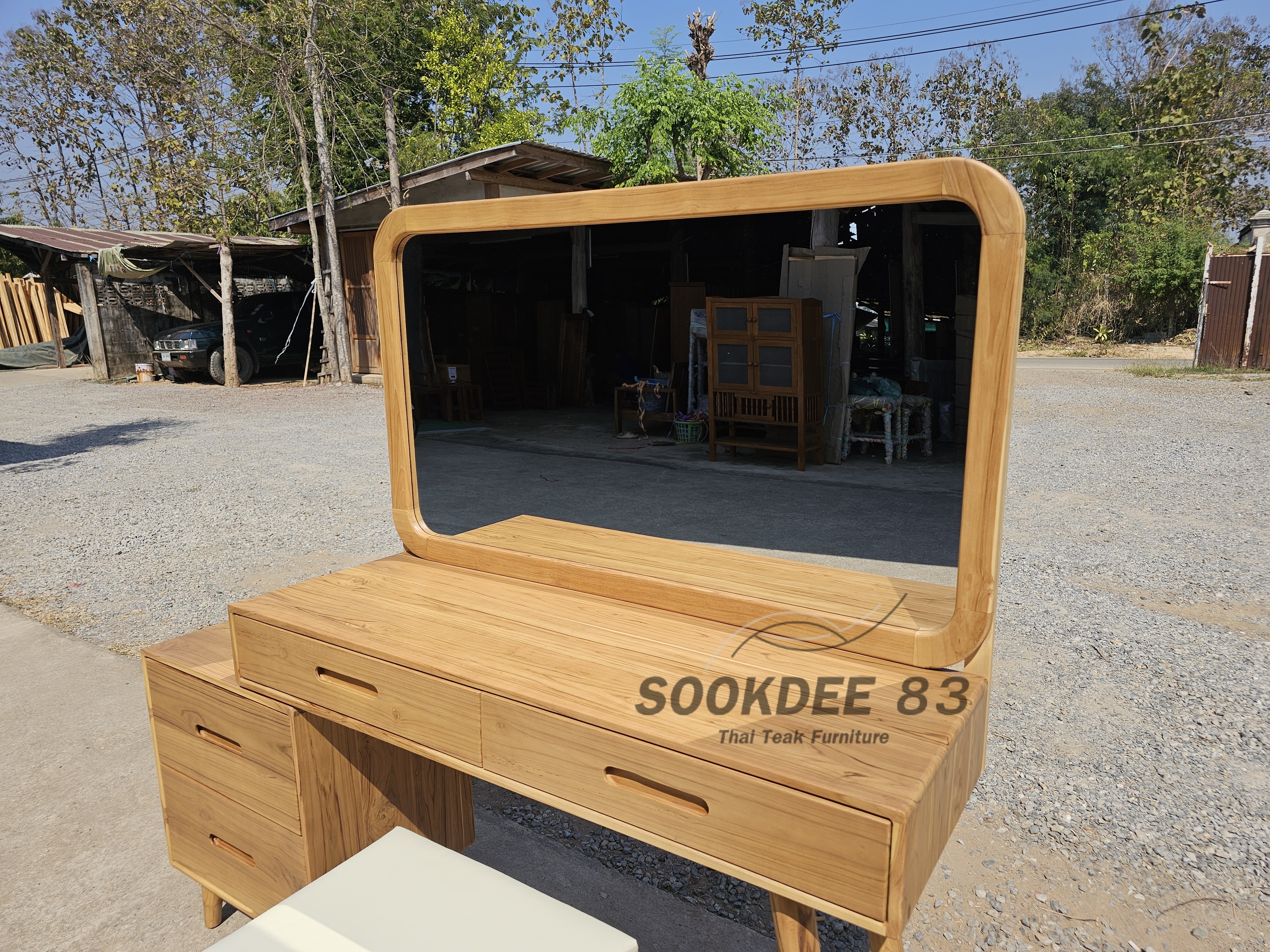 โต๊ะเครื่องแป้งมินิมอลผสมตู้ลิ้นชัก (สีสัก)