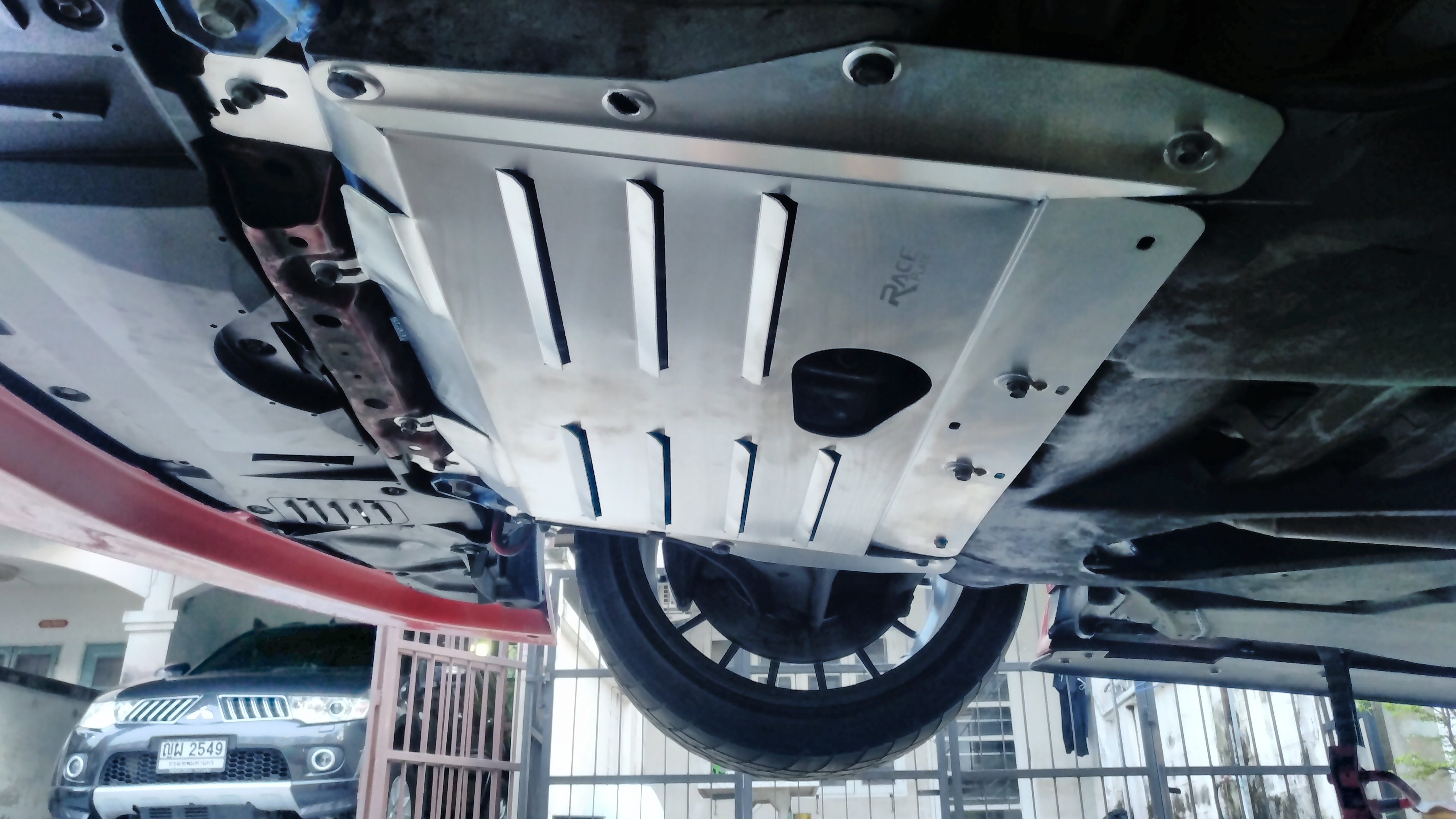 แผ่นปิดใต้ห้องเครื่องอลูมิเนียม Toyota Ft86 Raceplate_Undertray