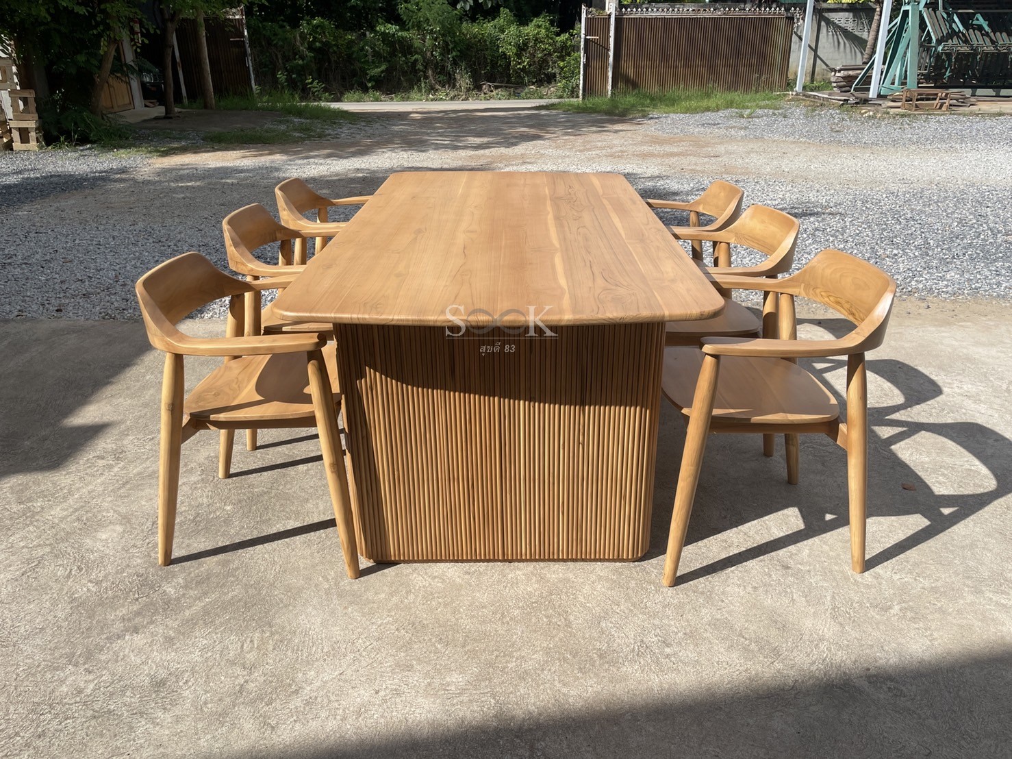 ชุดโต๊ะกินข้าวขากล่องประดับซี่ (สีสัก)