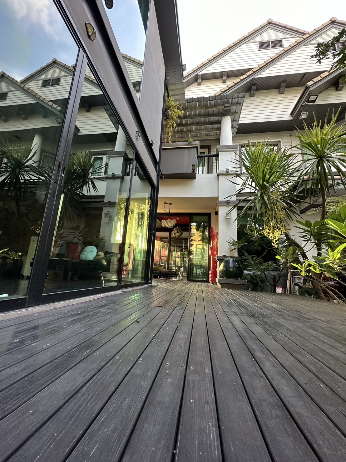 ขายบ้านเดี่ยว 2 ชั้น 3 อาคารบนพื้นที่เดียวกัน บ้านพัฒนาการ ถนนพัฒนาการ 30 หลังบ้านติดคลอง