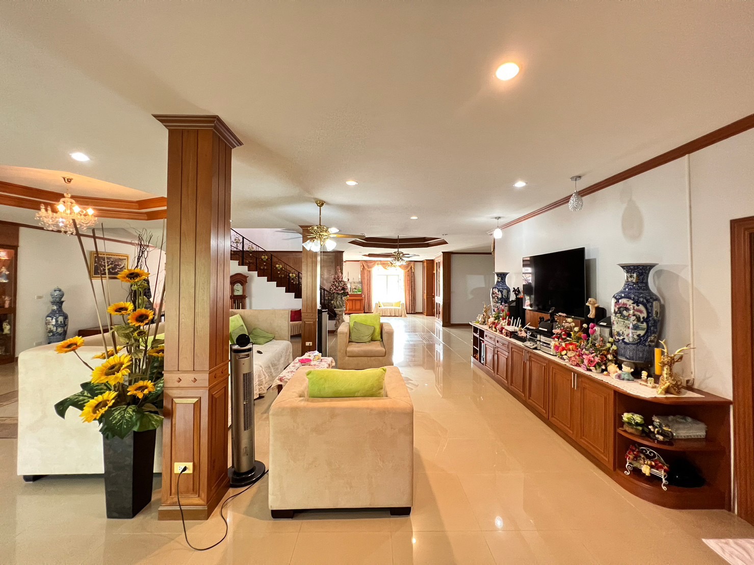 ขาย บ้านเดี่ยว ปลูกสร้างเองหลังใหญ่ สไตล์โมเดิร์น เขาตาโล อำเภอบางละมุง ชลบุรี