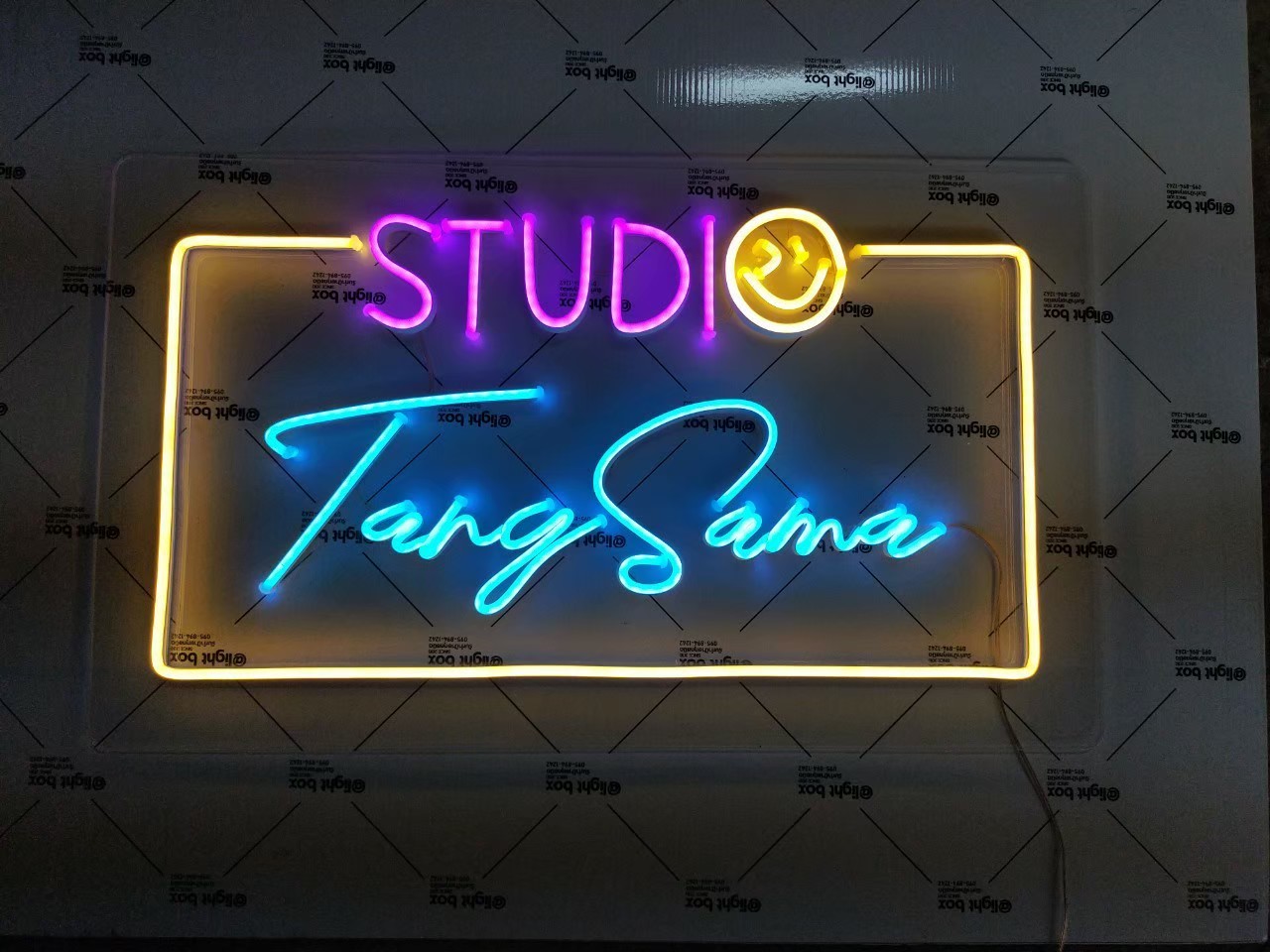 ป้ายไฟนีออน