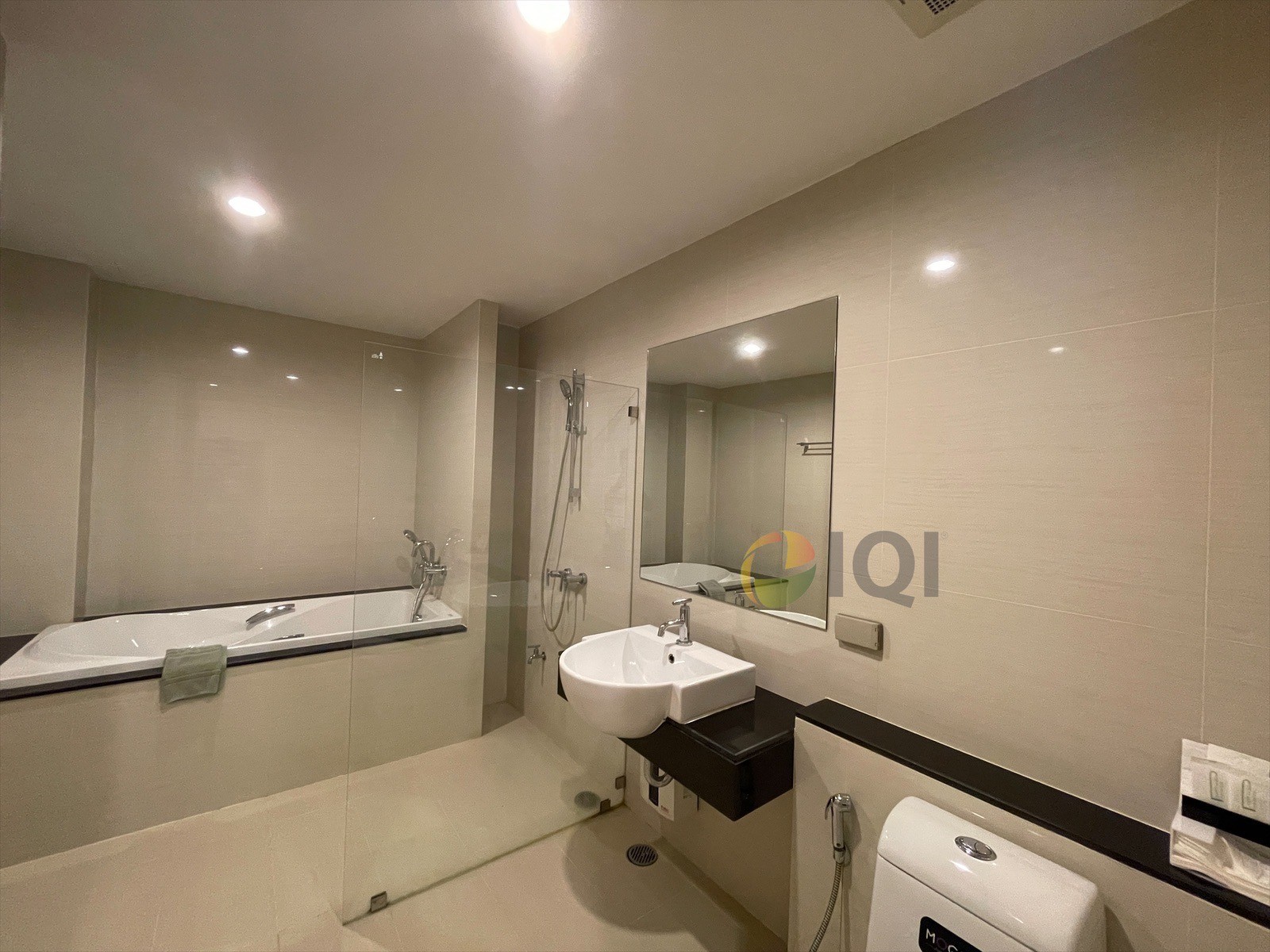 ขาย Luxury resort hostel Serviced Residence ถนนบางนาตราด กม.26