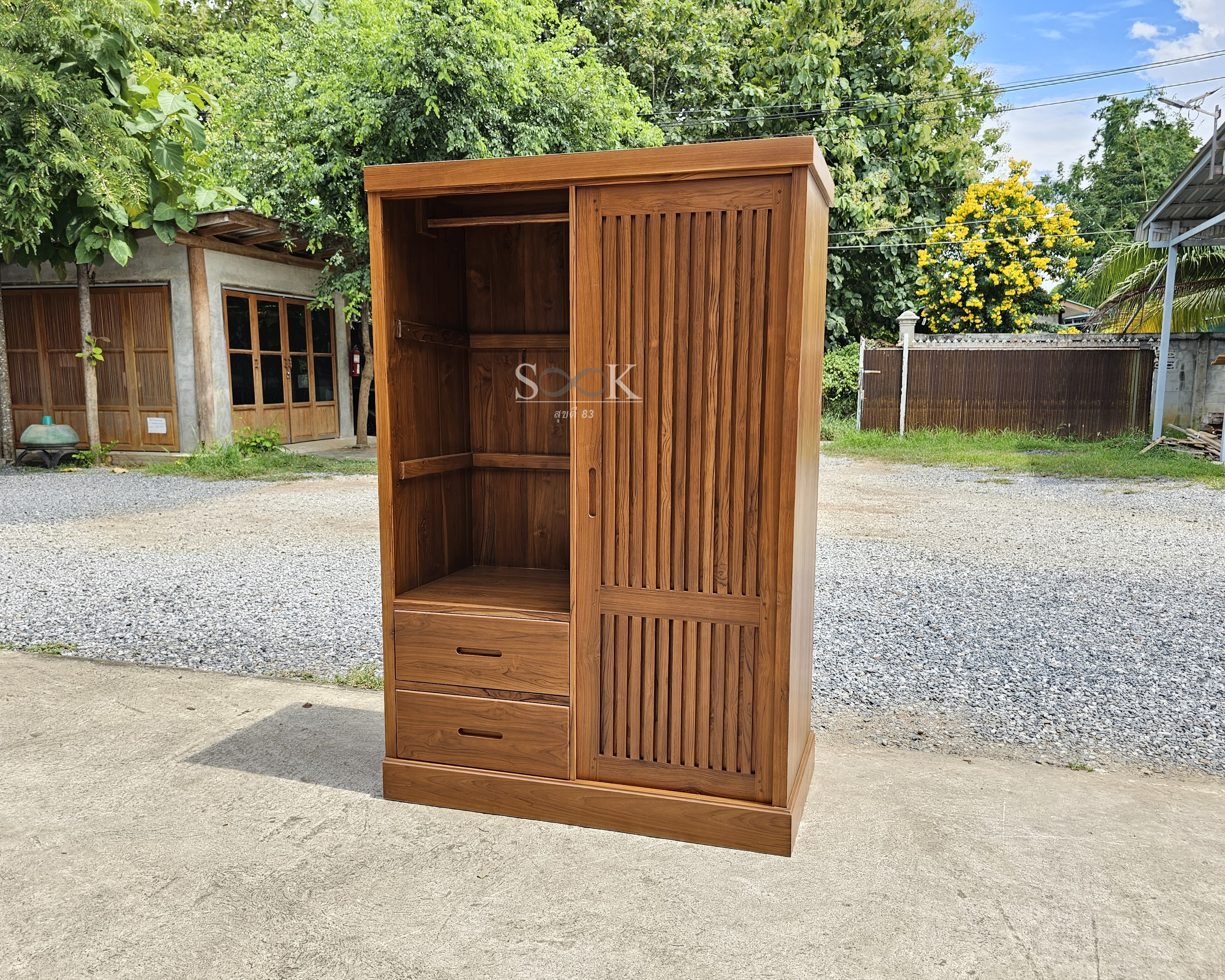 ตู้เสื้อผ้าบานเปิดซี่แบนผสมช่องโล่ง