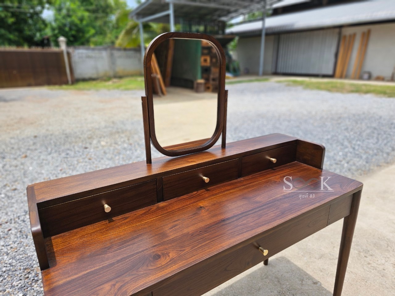 โต๊ะเครื่องแป้งมินิมอลโมเดิร์น (สีสัก)