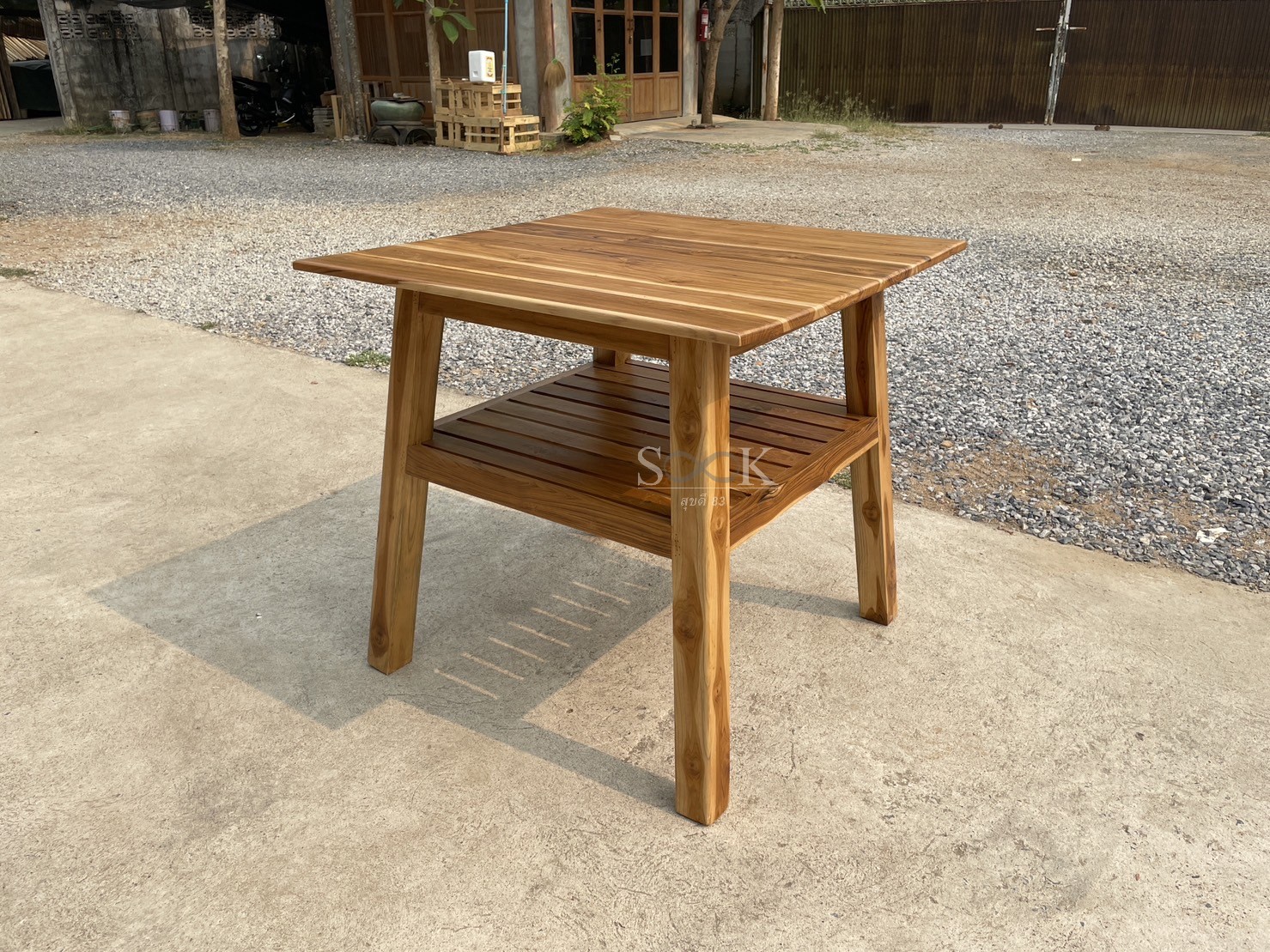 โต๊ะกาแฟชั้นวางระแนง