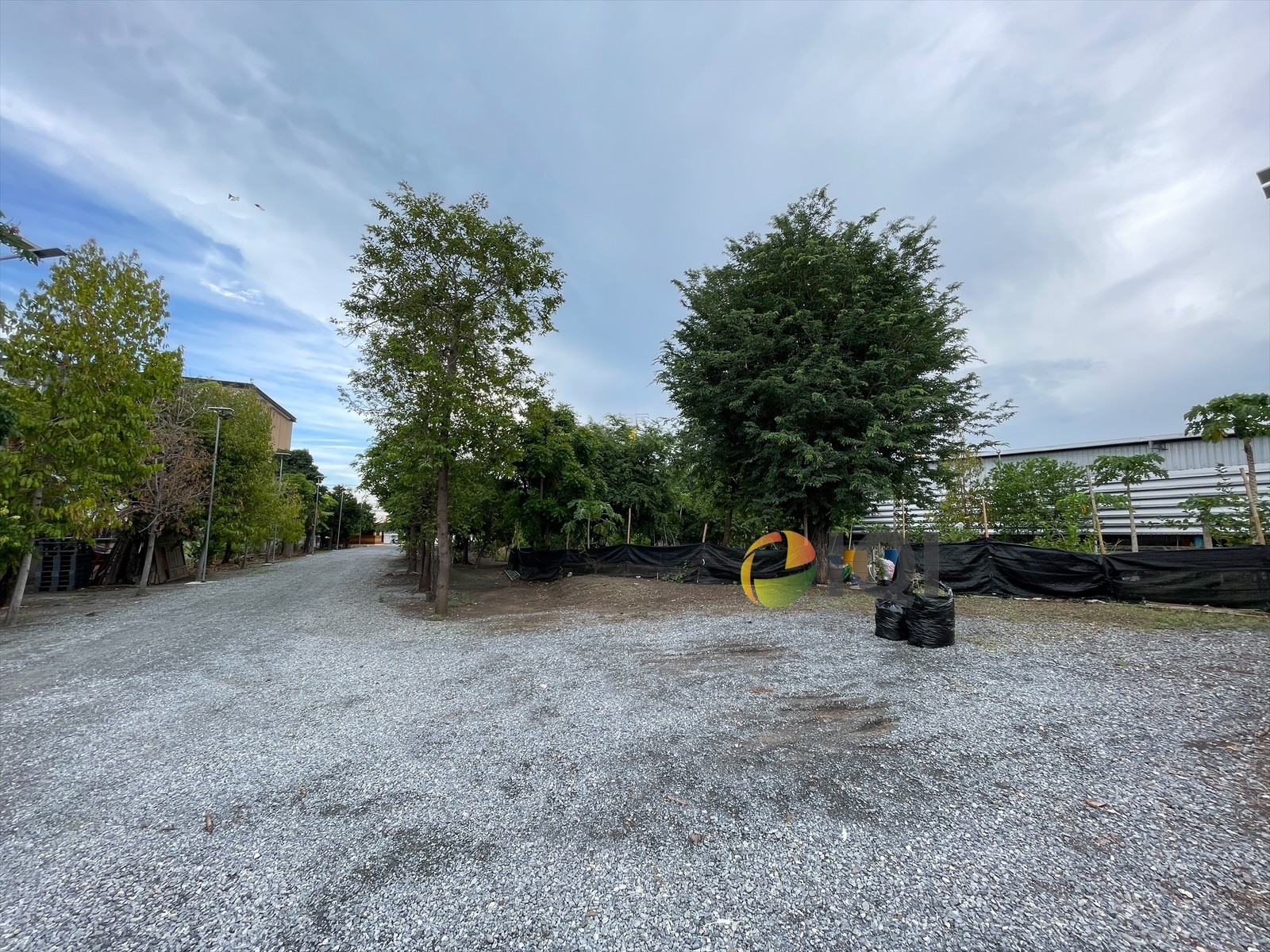 ขายที่ดิน 4-0-10 ไร่ พร้อมอาคารสำนักงาน และบ้านพักอาศัย 3 ชั้น ถนนบางบัวทอง – สุพรรณบุรี #LB52 - 000791