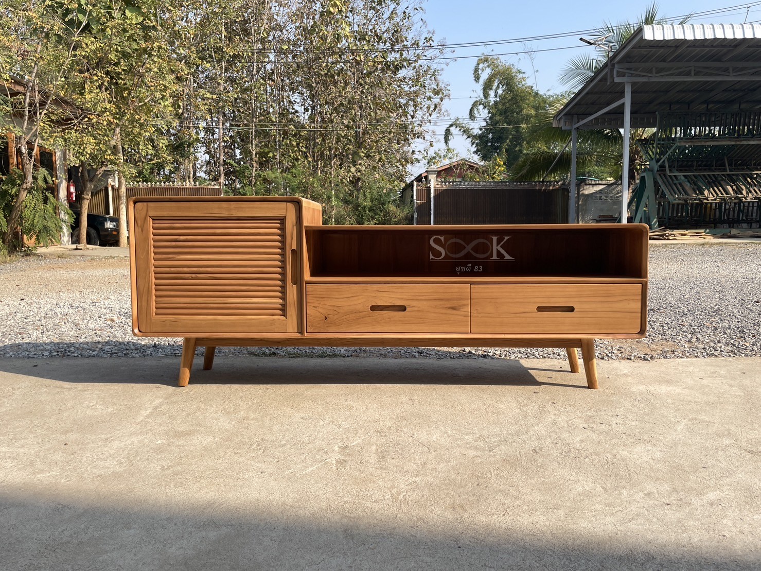 ไซด์บอร์ดวางทีวีบานเกล็ด (สีสัก)