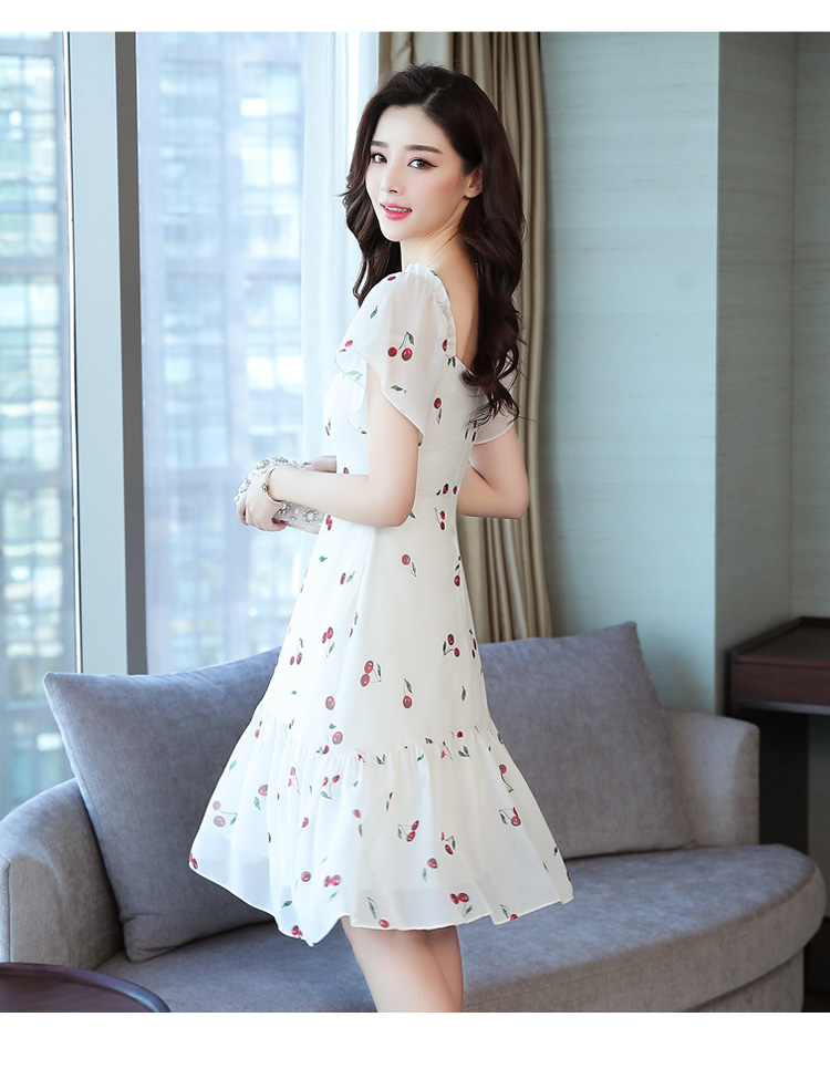 ชุดเดรสผ้าชีฟองเนื้อดี สีครีม พิมพ์ลาย cherry สีแดง น่ารักมากค่ะ ส่งฟรี ems