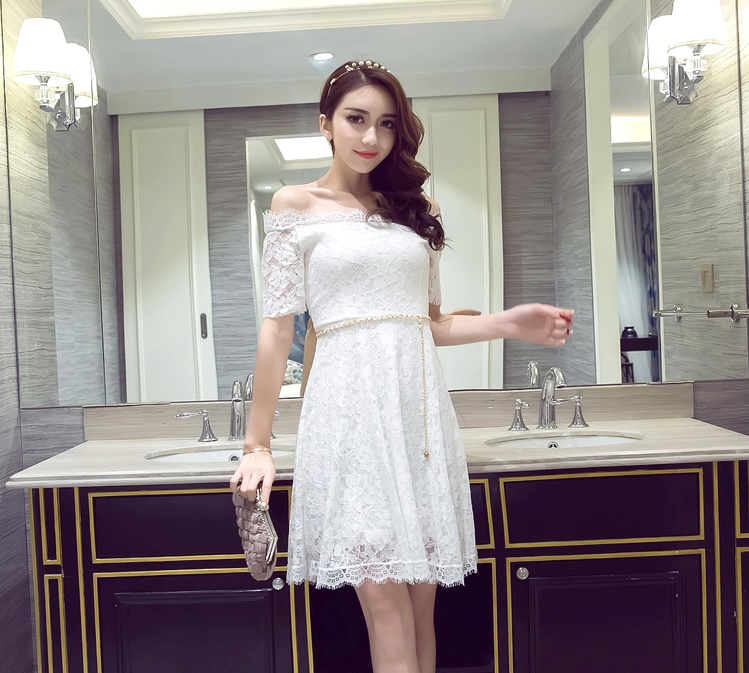 ชุดเดรสผ้าลูกไม้สีขาว ส่งฟรี ems