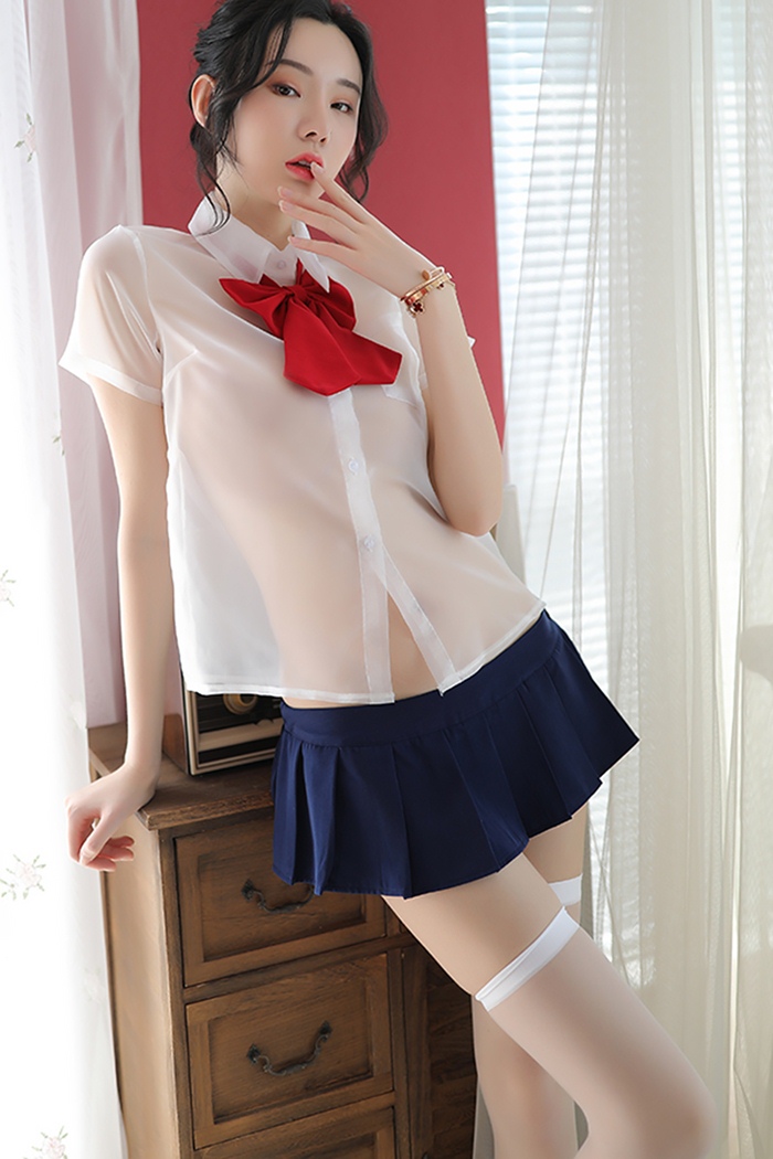 C2005 ชุดนักเรียนญี่ปุ่นเซ็กซี่ ชุดคอสเพลย์อีโรติกมาในแบบชุดนักเรียน ตัวเสื้อเป็นเชิ้ตแขนสั้นผ้าโปร่งแสงมาพร้อมกับโบว์คล้องคอ ส่วนกระโปรงสม็อคเอวด้านหลังตามรูปถ่ายสินค้าจริง ***ไม่มีถุงน่อง