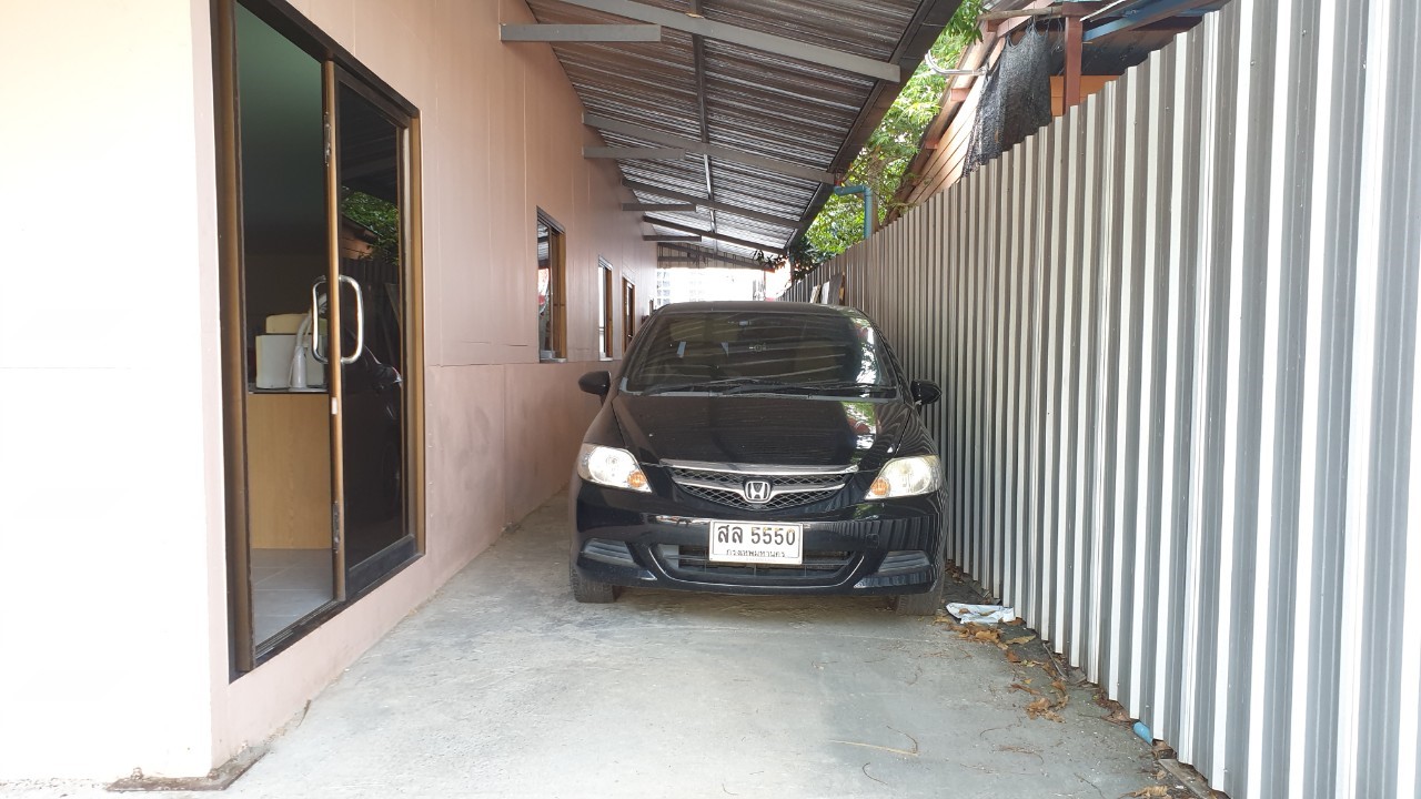 ขายอพาร์ทเม้นท์ ถนนศรีนครินทร์ สมุทรปราการ