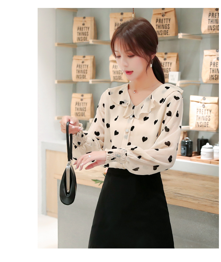 เสื้อสีครีมลายรูปหัวใจสีดำ เสื้อใส่ทำงานสวยๆๆ ส่งฟรี ems