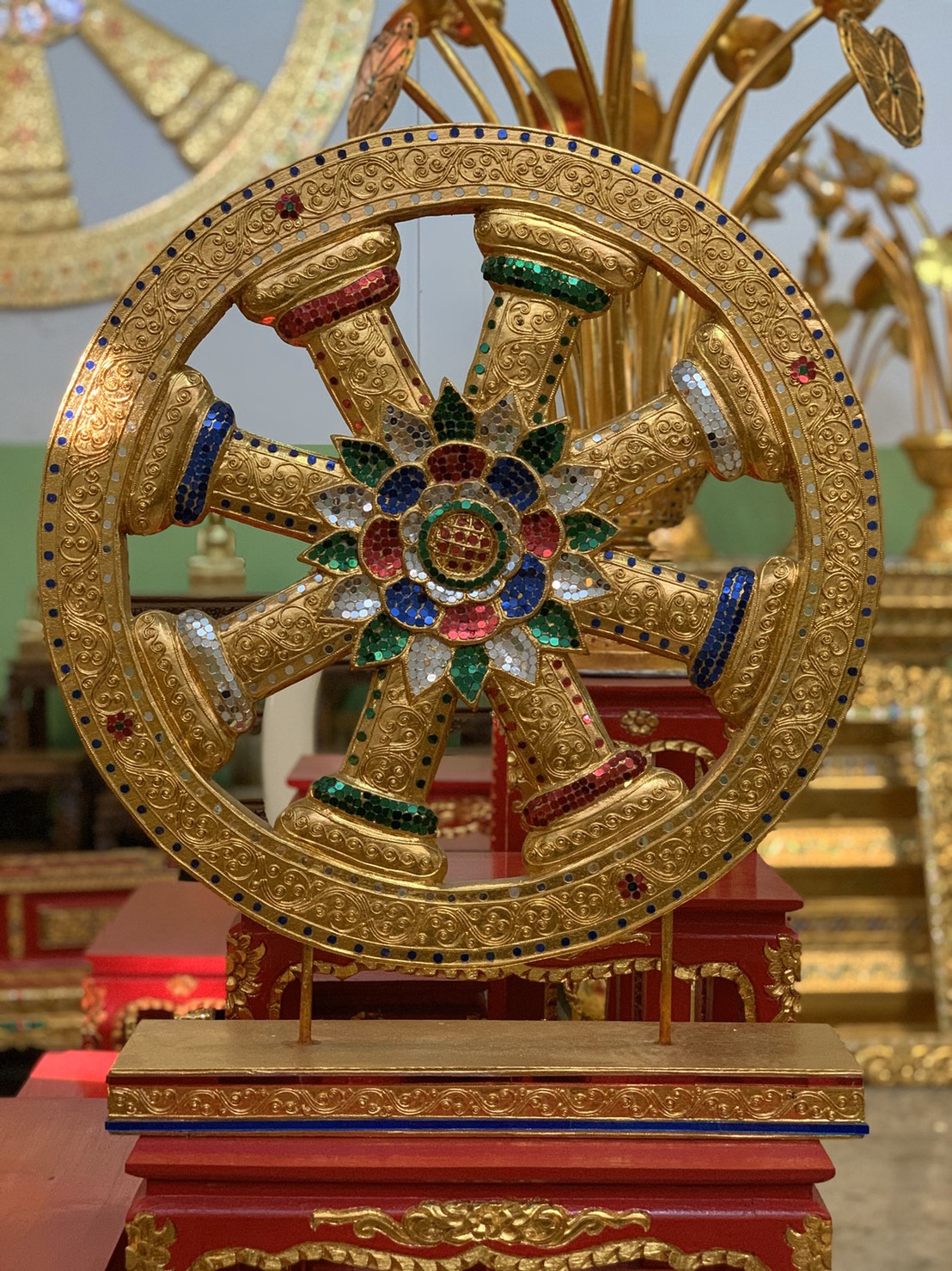ธรรมจักลายดอกพิกุล