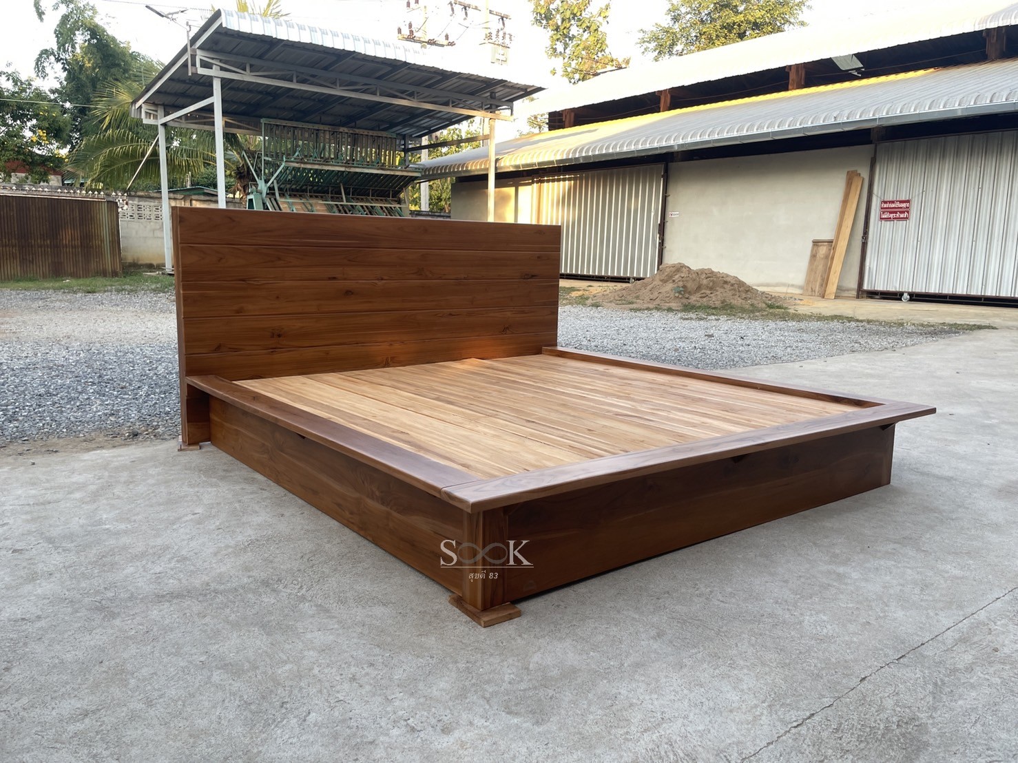 เตียงญี่ปุ่นพื้นสูง