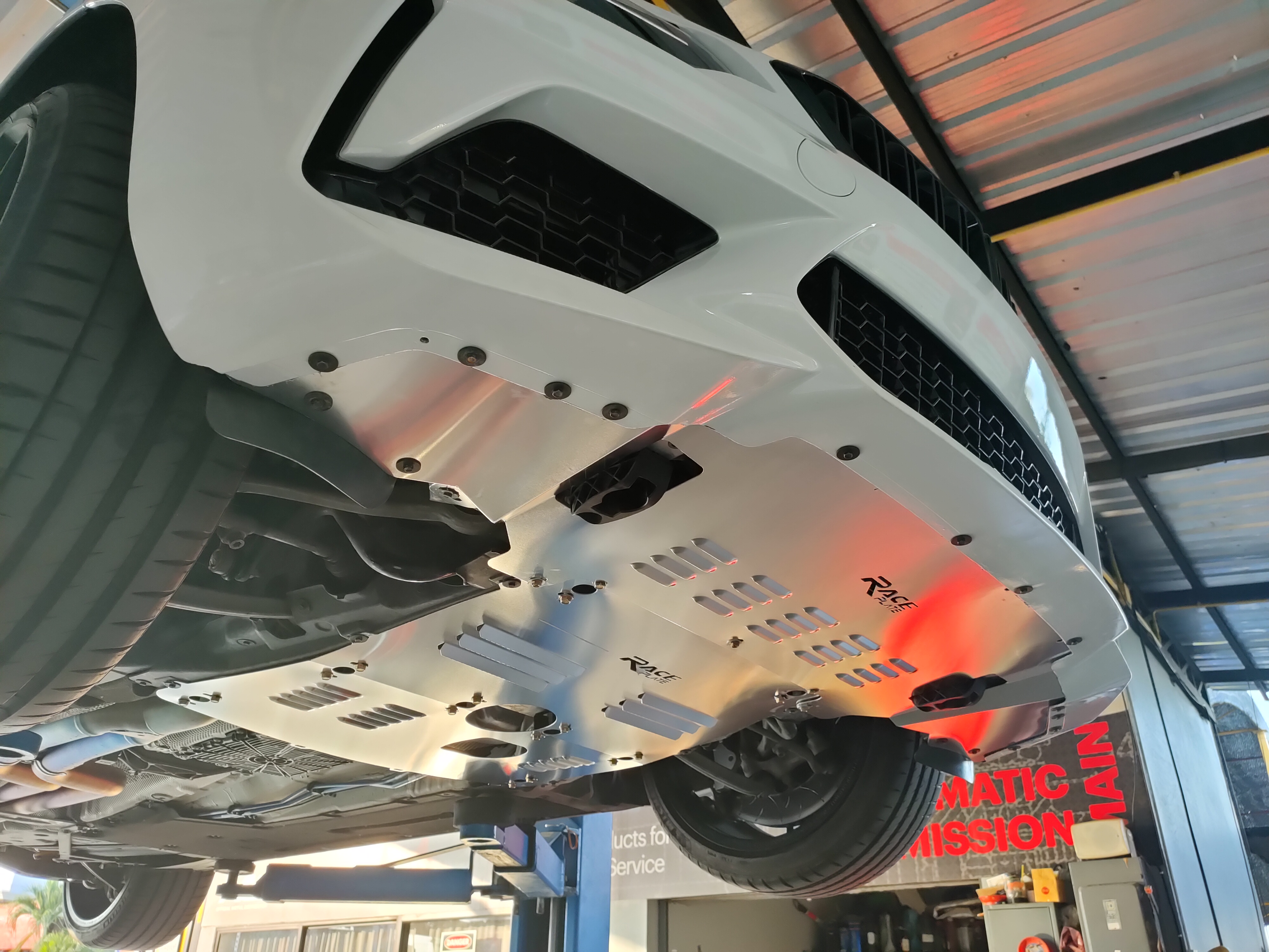 แผ่นปิดใต้ห้องเครื่อง แผ่นปิดใต้กันชนอลูมิเนียม BMW M2 Raceplate_Undertray