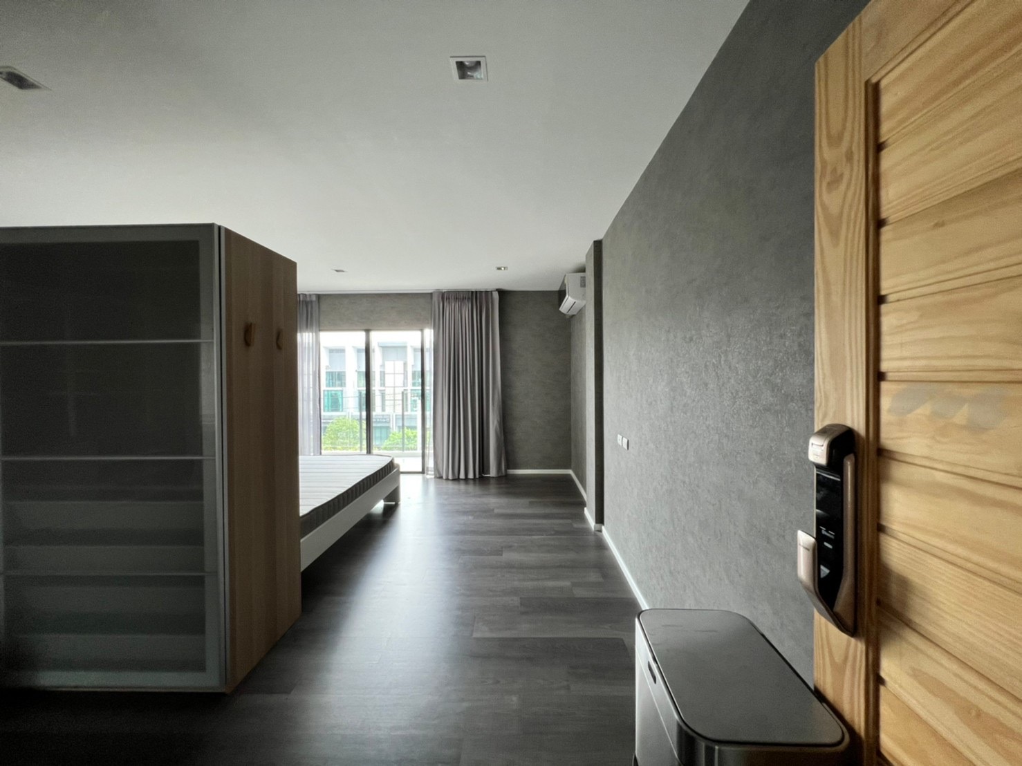 ขายโฮมออฟฟิศ สูง 3 ชั้นครึ่ง 2 คูหา หลังมุม ในโครงการ Cascade Bangna บนทำเล ถนน บางนา-ตราด กม.5 ขาเข้าถนนสุขุมวิท