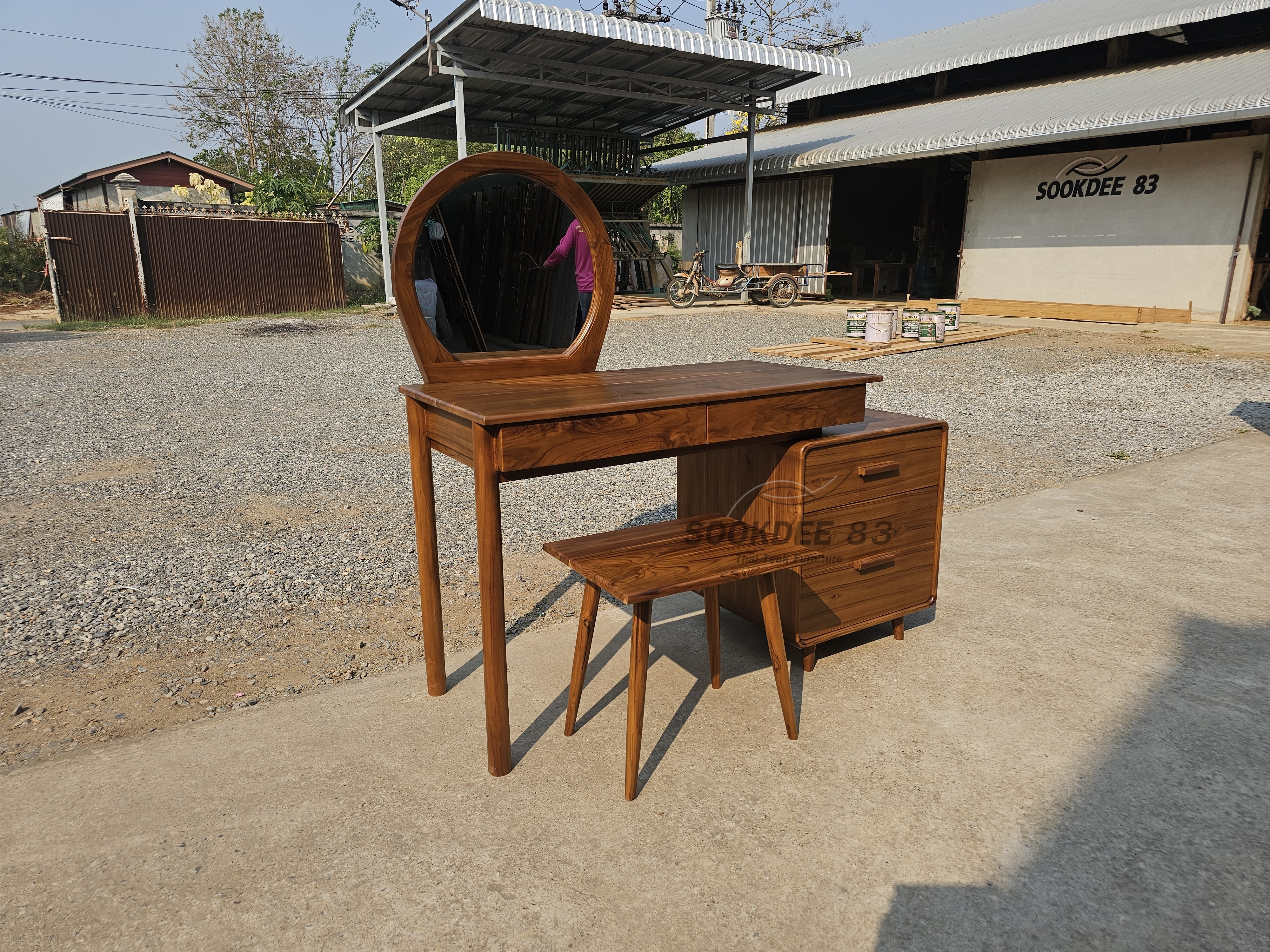 โต๊ะเครื่องแป้งมินิมอลผสมตู้ 2 ลิ้นชัก พร้อมเก้าอี้