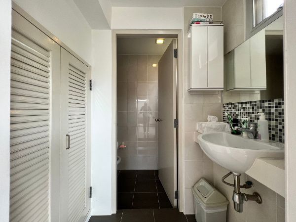 ขายด่วน บ้านเดี่ยว 2 ชั้น หมู่บ้านกลางสวน (โรงโป๊ะ) ตำบลตะเคียนเตี้ย บางละมุง ชลบุรี