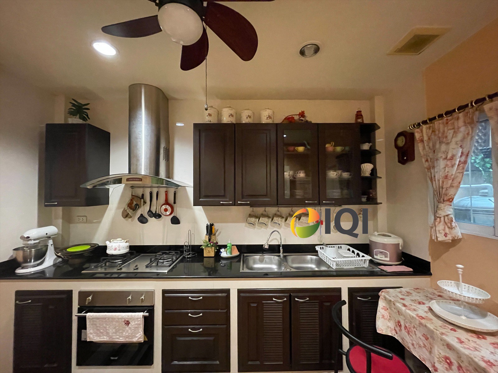 ขาย ทาวน์โฮม 3 ชั้น บ้านกลางเมือง บริติช ทาวน์ ศรีนครินทร์