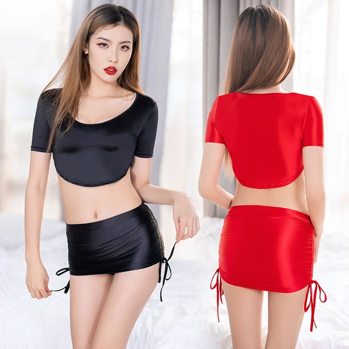 L954 ชุดเซ็ตเสื้อครอปคอกลมแขนสั้นปลายเสื้อโค้งมน มาพร้อมกับกระโปรงสั้นมีหูรูดด้านข้าง ผ้ามันเนื้อนิ่มใส่สบาย สามารถนำไปแมตช์กับรหัส L952 ได้ด้วยค่ะ
