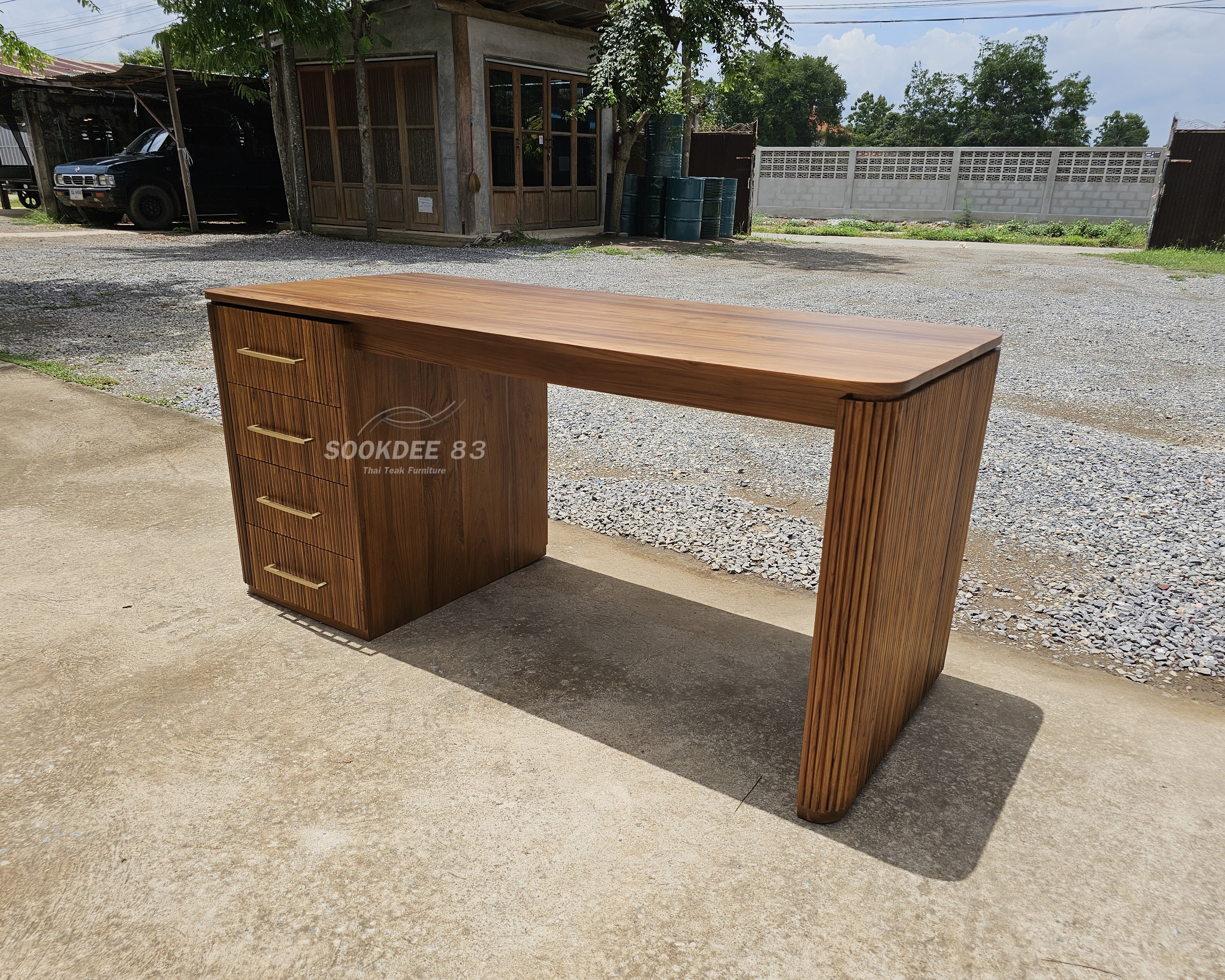 โต๊ะทำงานประดับซี่ (ไม่รวมมือจับ)