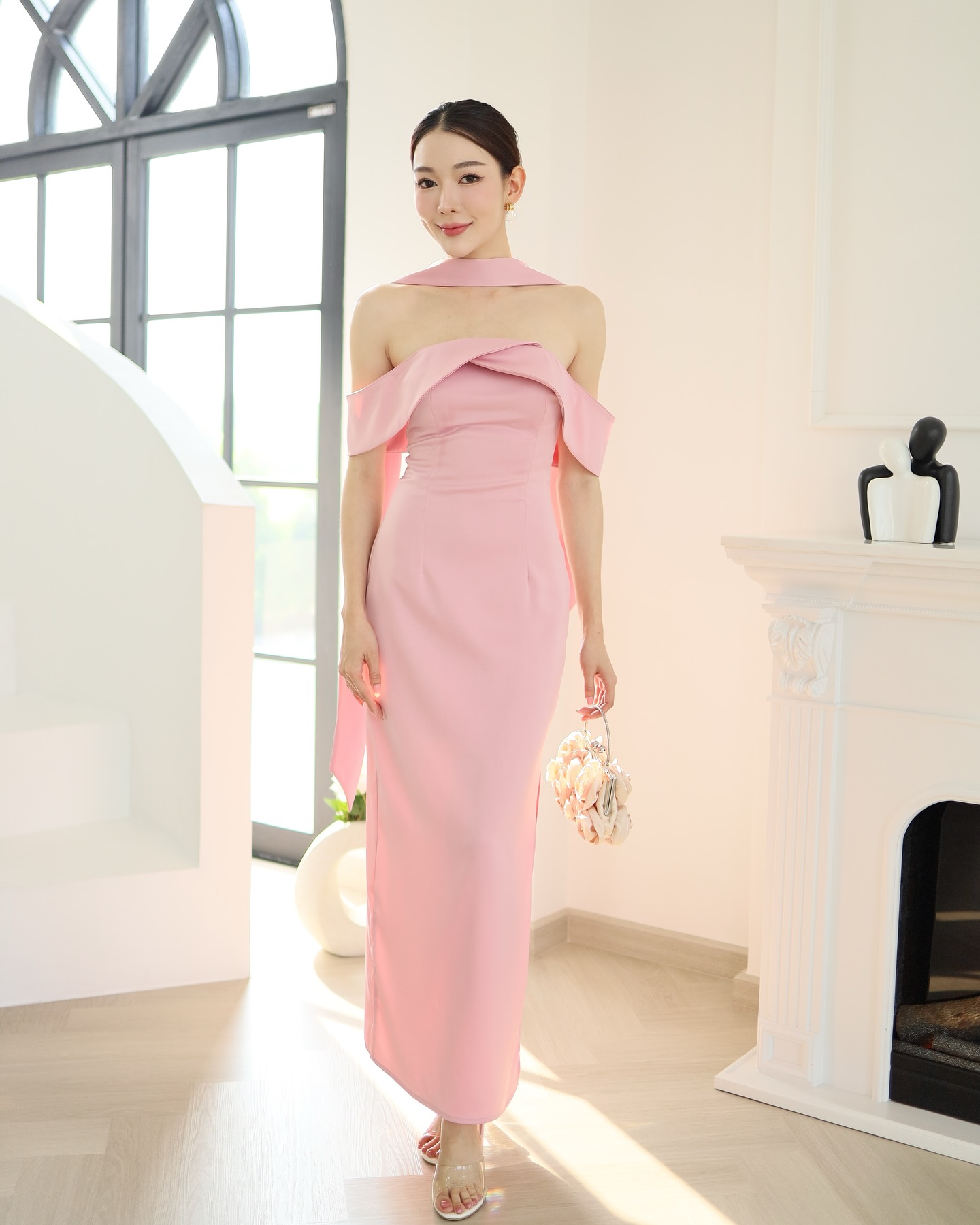 ทีมชุดเพื่อนเจ้าสาวสีชมพู บริการให้เช่า “ชุดไปงานแต่งงาน ชุดเพื่อนเจ้าสาว ” ชุดสวยๆ ในราคาหลักร้อย ทุกชุด ทั้งร้าน