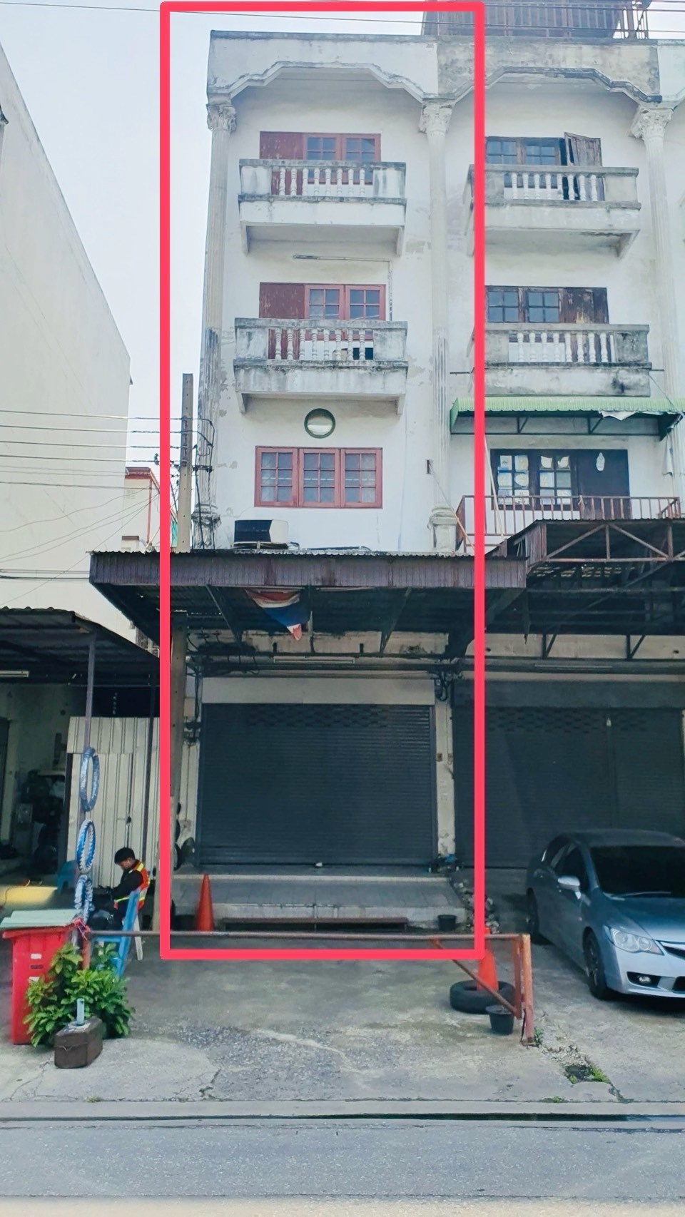 ขายอาคารพาณิชย์ 4 ชั้นครึ่ง ถนนสีหบุรานุกิจ ซอย 11 ติดตลาดมีนบุรี และรถไฟฟ้า