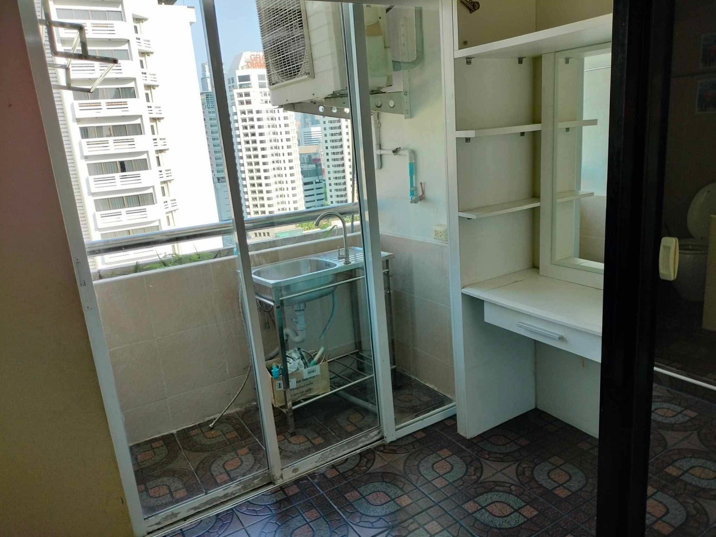 ขายคอนโดเนียม ประตูน้ำเพรสตีจ (Pratunam Prestige) ถนนเพชรบุรี 15