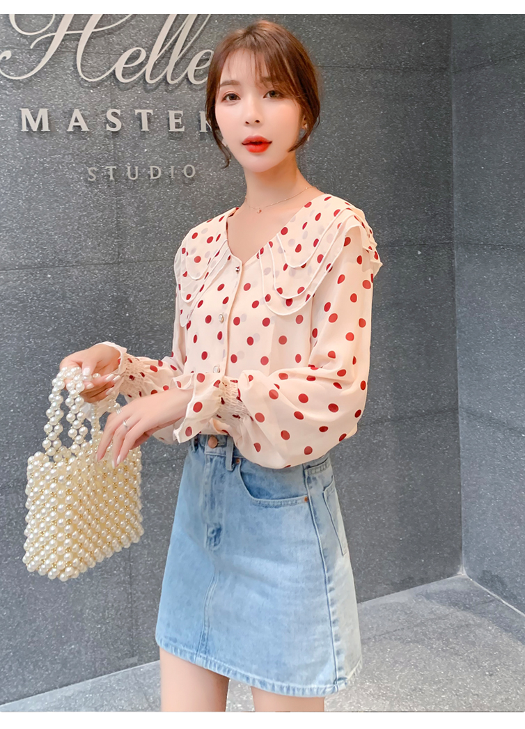 เสื้อสีครีมลายจุดสีแดง เสื้อใส่ทำงานสวยๆๆ ส่งฟรี ems