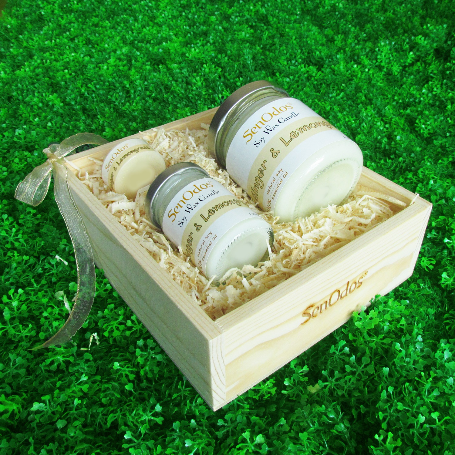 SenOdos Lover Set ชุดของขวัญ ชุดกิ๊ฟเซ็ต Gift Set เทียนหอม อโรม่า Ginger + Lemongrass Scented Soy Candle Aroma Set ชุดเทียนหอมกลิ่นขิง + ตะไคร้ บรรจุในกล่องไม้สน รูปทรงเหลี่ยม สวยงาม คุณภาพดี นำเข้าจากนิวซีแลนด์