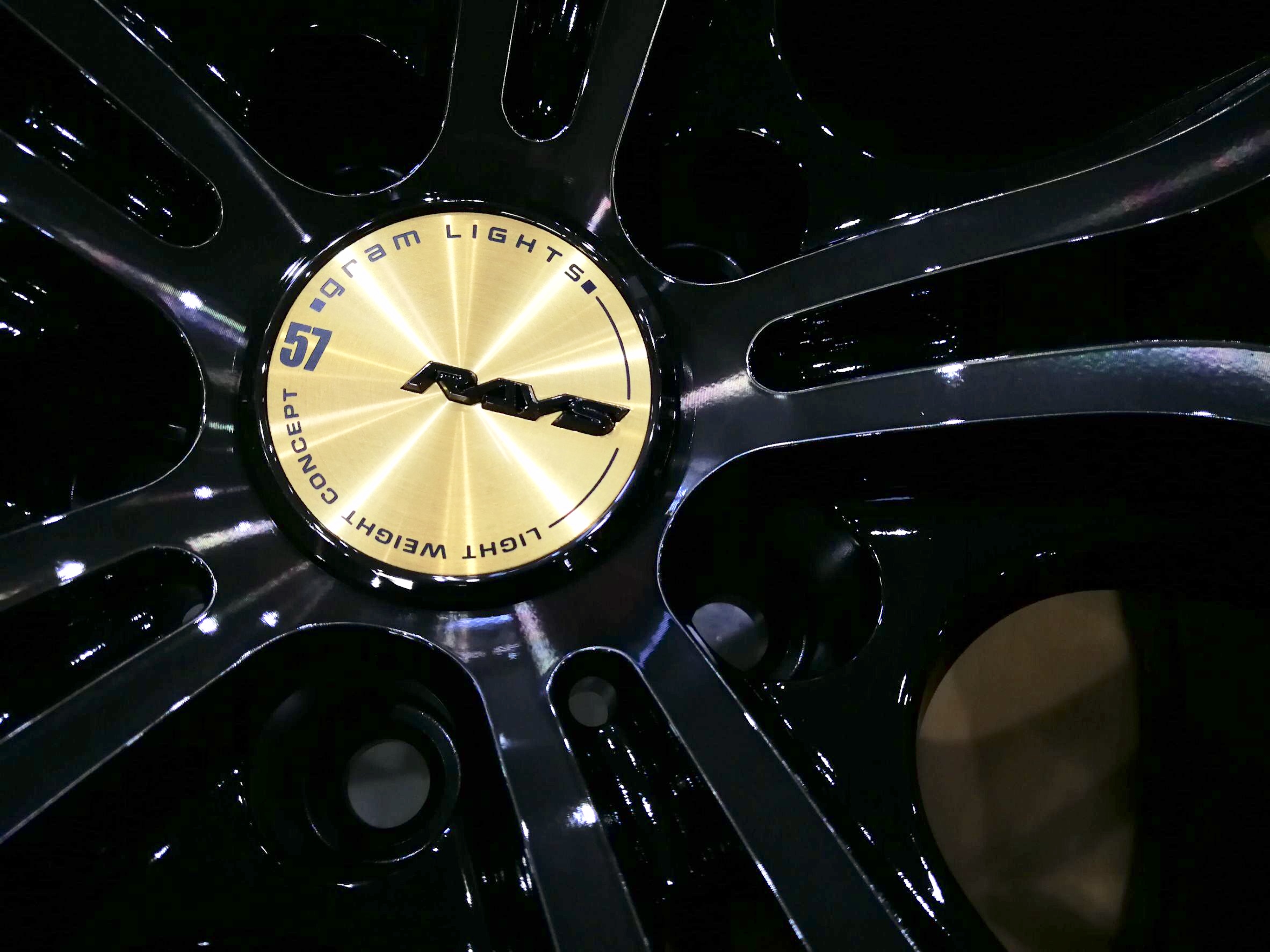 Rayswheel 57FXX CJ รุ่นใหม่ 18x8+38 5-114.3 สีดำ