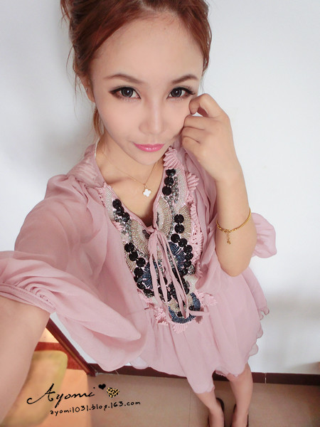 ชุดเดรสผ้าชีฟองเนื้อดีสีชมพูตุ่น หน้าอกแต่งด้วยดิ้นสวยงาม ส่งฟรี ems