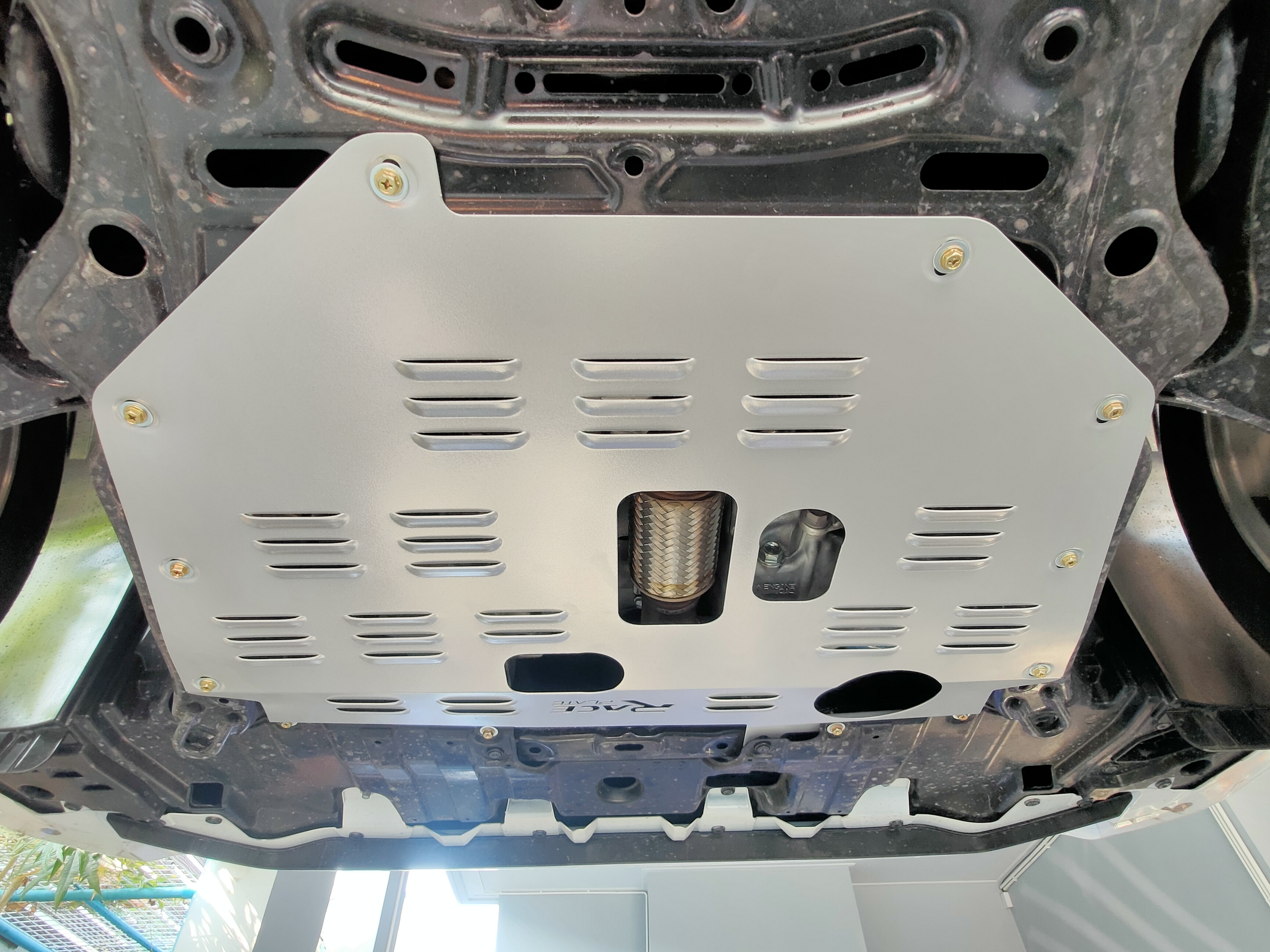 แผ่นปิดใต้ห้องเครื่องอลูมิเนียม Honda Stepwagon e-HEV RP6,RP7,RP8 Raceplate_Undertray