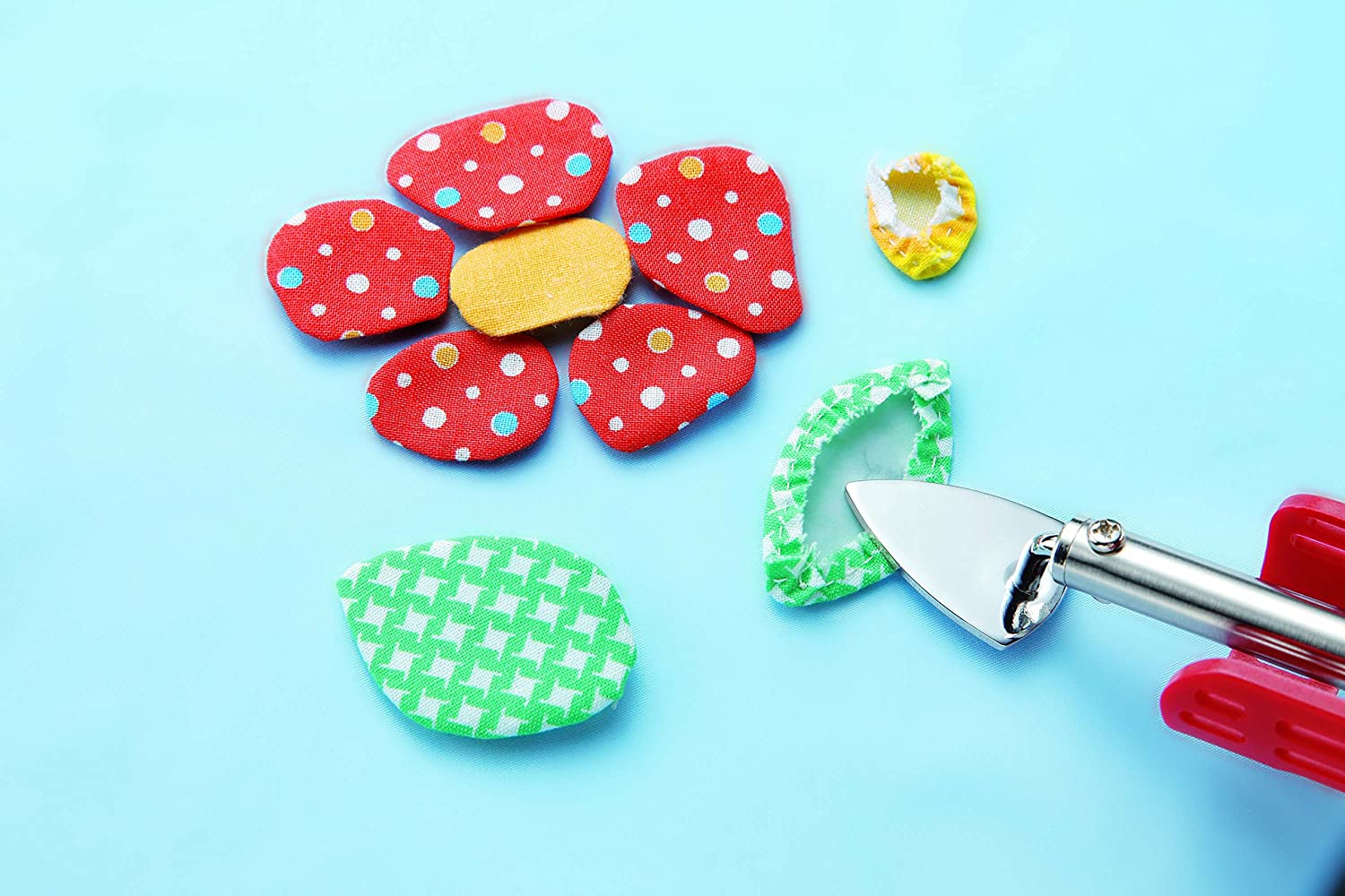 CLOVER #57-903 เตารีดเล็กMini