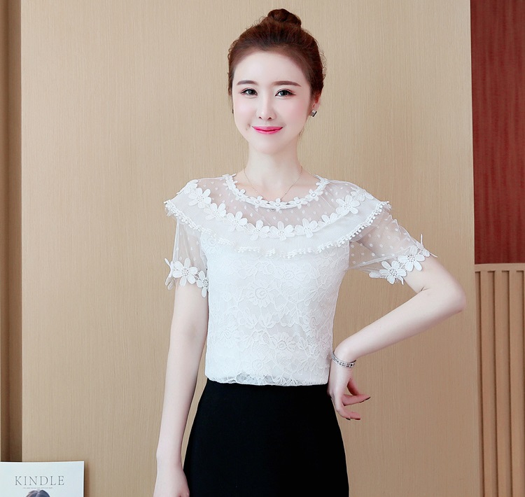 เสื้อลูกไม้สีขาว ผ้าลูกไม้เนื้อนิ่มมากๆๆ ส่งฟรี ems