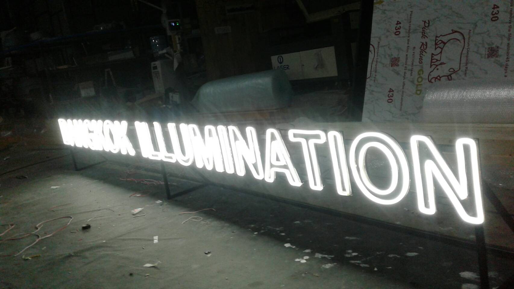 ป้ายไฟนีออน