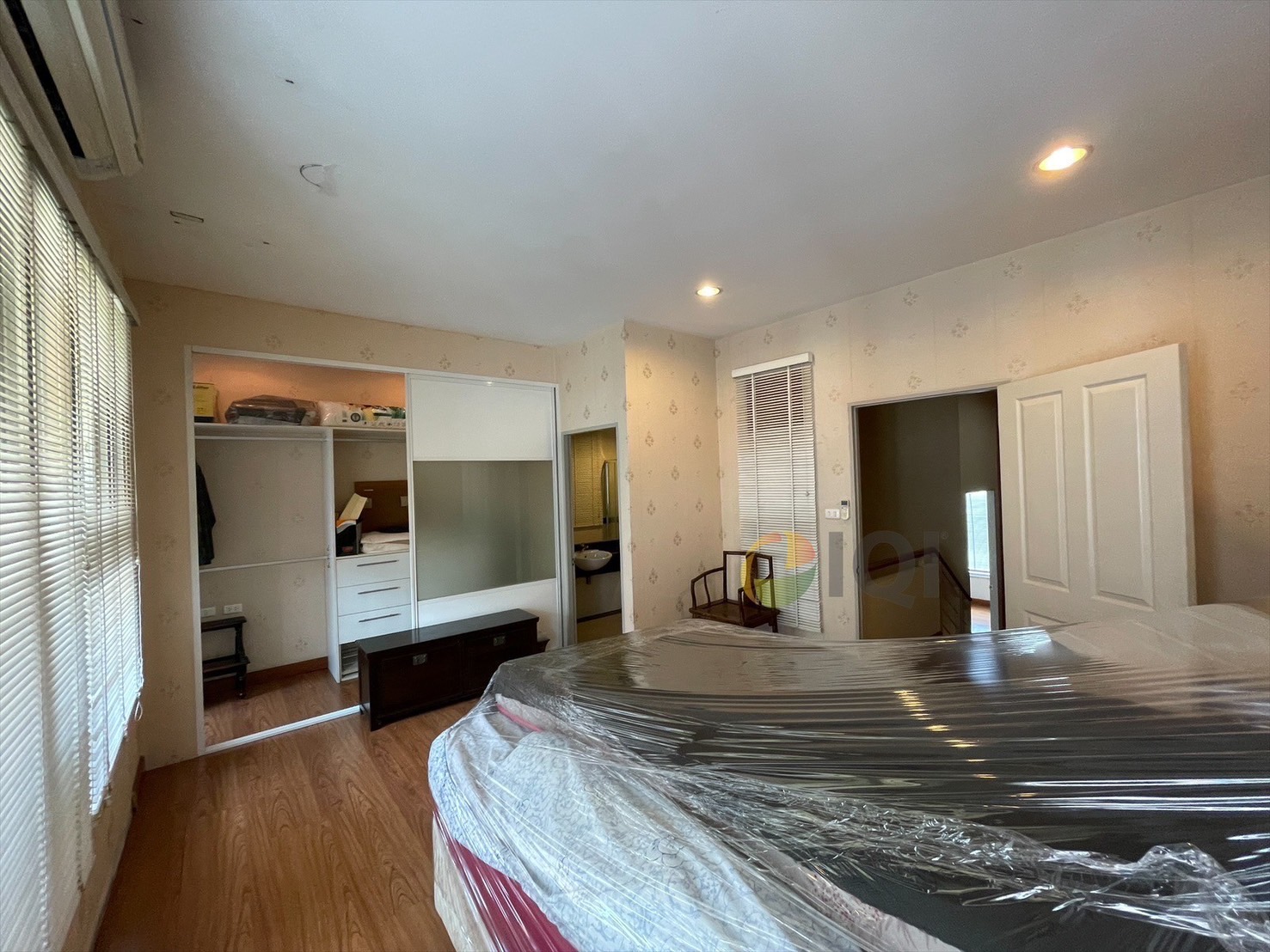 ขายทาวน์โฮม 3 ชั้น บ้านกลางเมือง บริติช ทาวน์ ศรีนครินทร์ แนวรถไฟฟ้าสายสีเหลือง