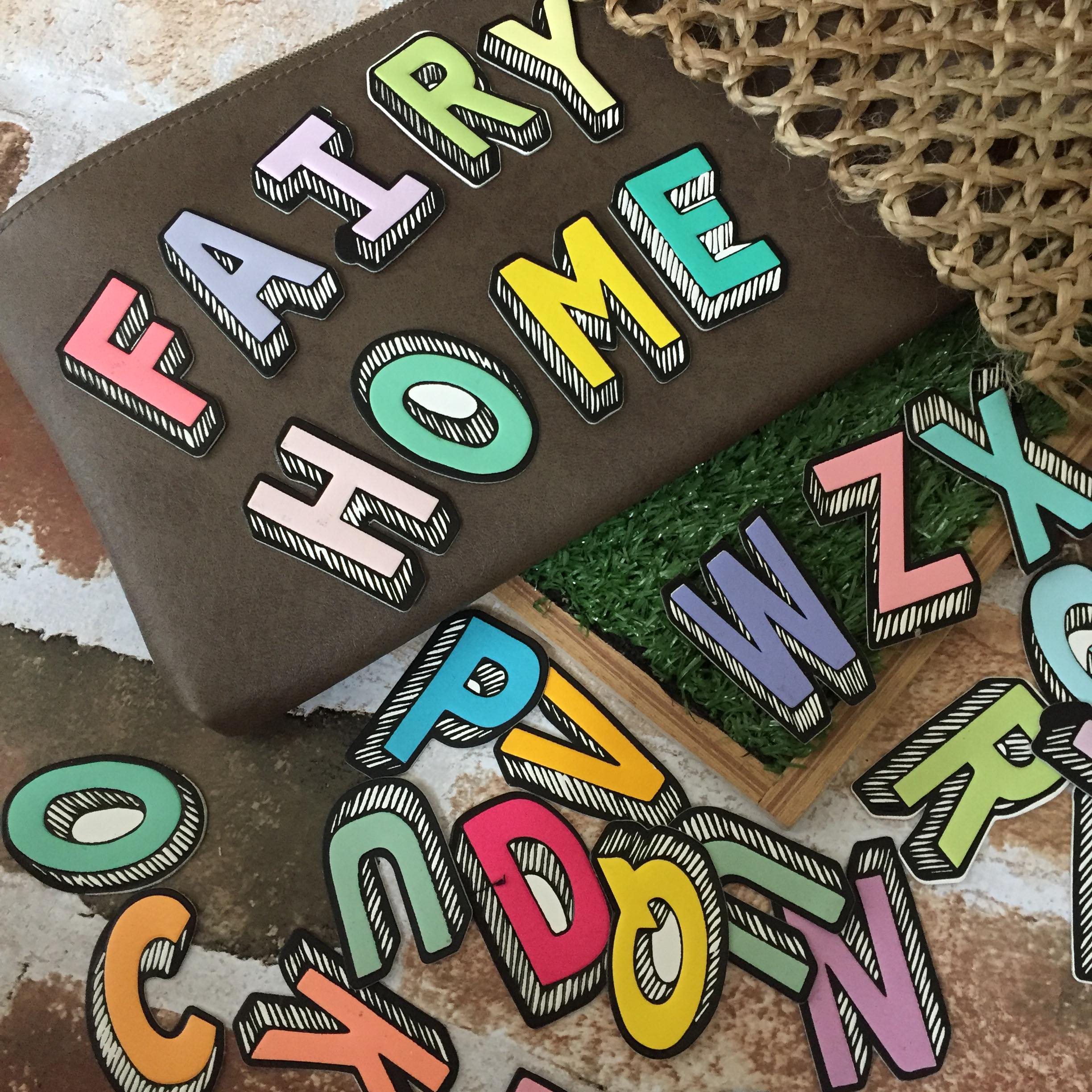 ตัวอักษร A-Z สติกเกอร์ วัสดุหนังเทียม ติดกระเป๋าเดินทาง โน้ตบุ๊ค เคสโทรศัพท์ กระบอกน้ำ Waterproof Sticker