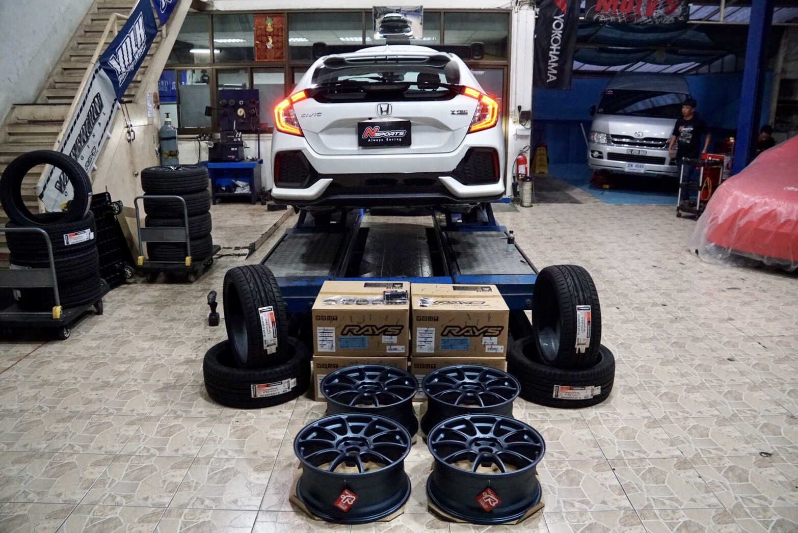 Honda Civic FK (Hatchback) + ZE40 19” + Project Mu