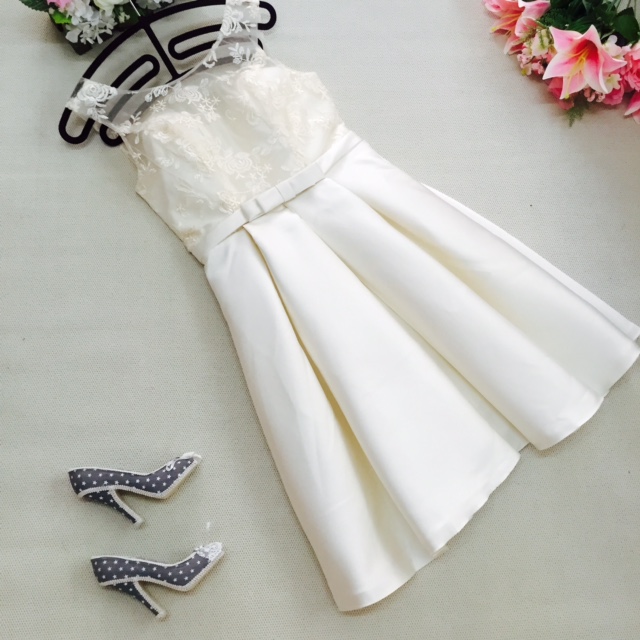 ชุดเดรสออกงานสีครีม ส่งฟรี ems